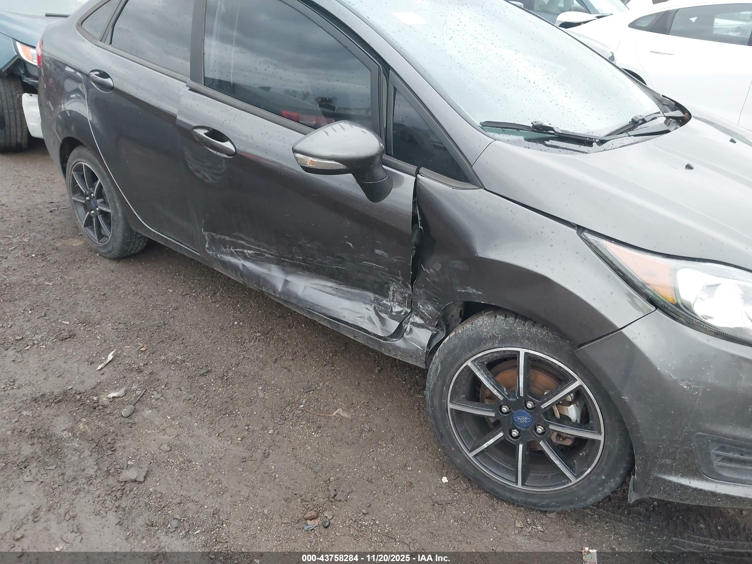 FORD FIESTA image 6