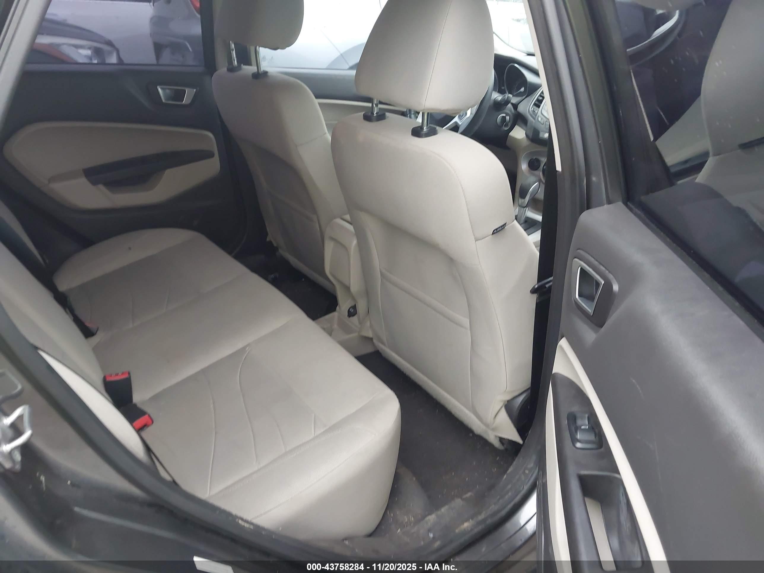FORD FIESTA image 8