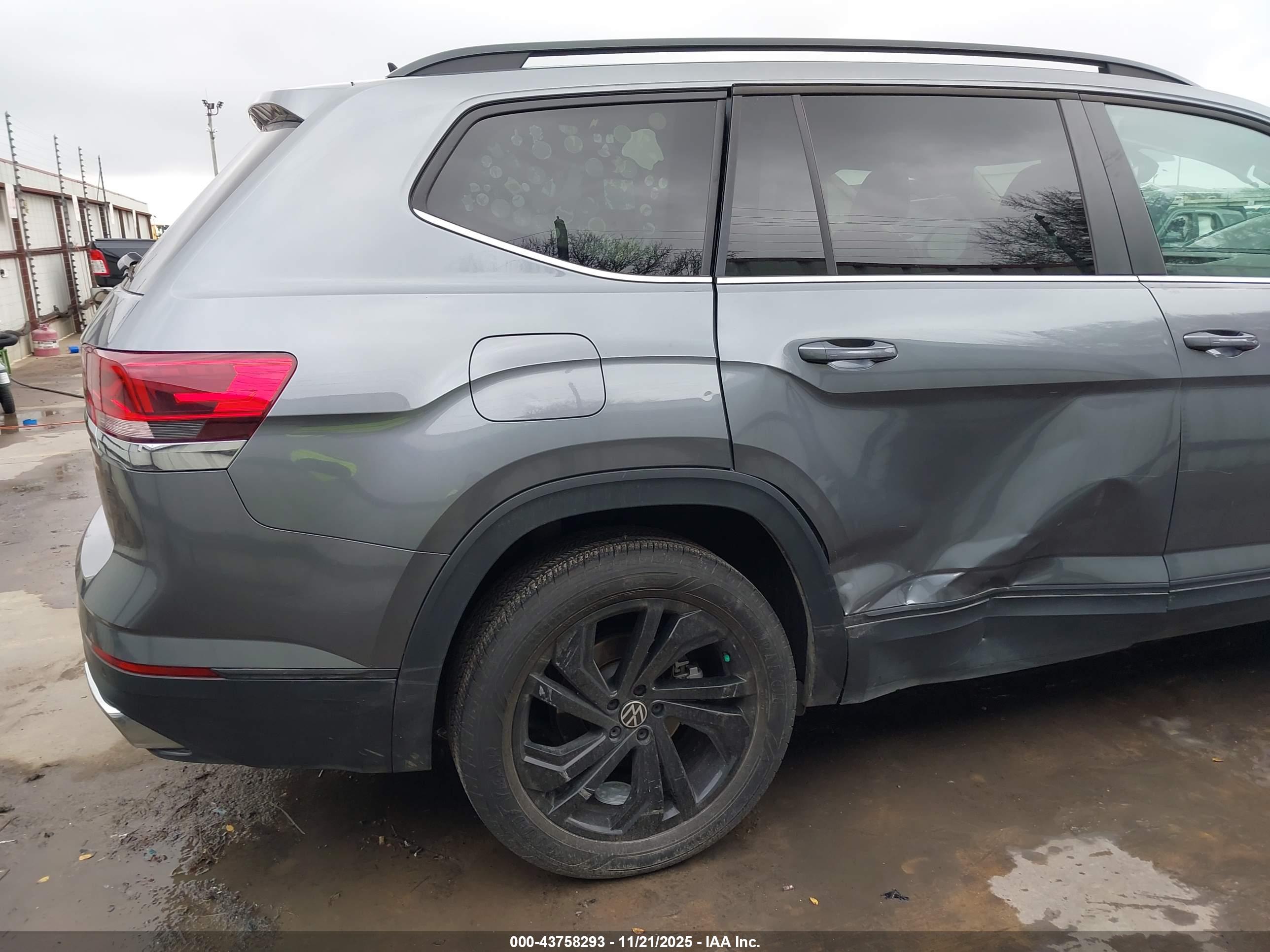 VOLKSWAGEN ATLAS image 6
