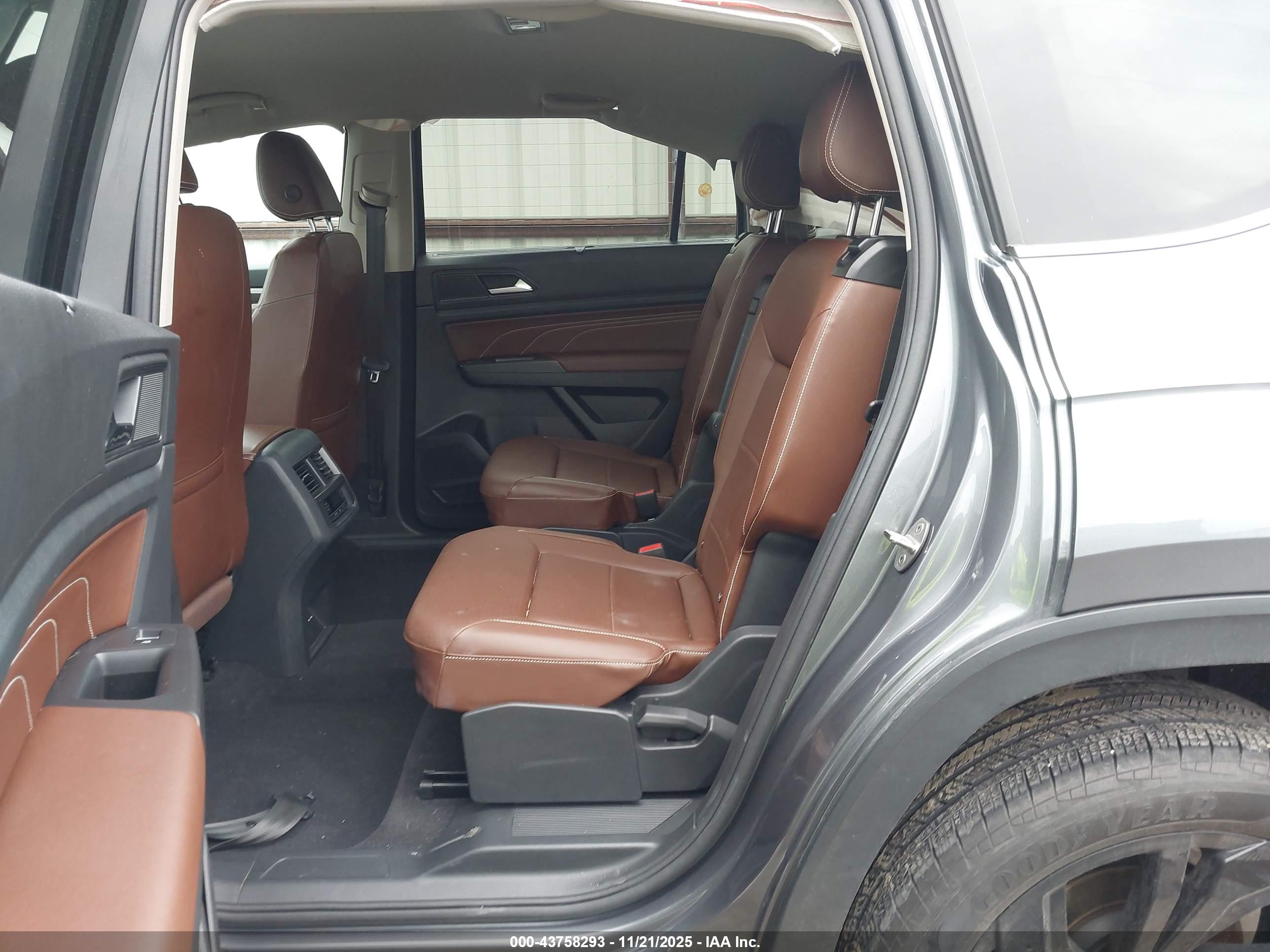 VOLKSWAGEN ATLAS image 8