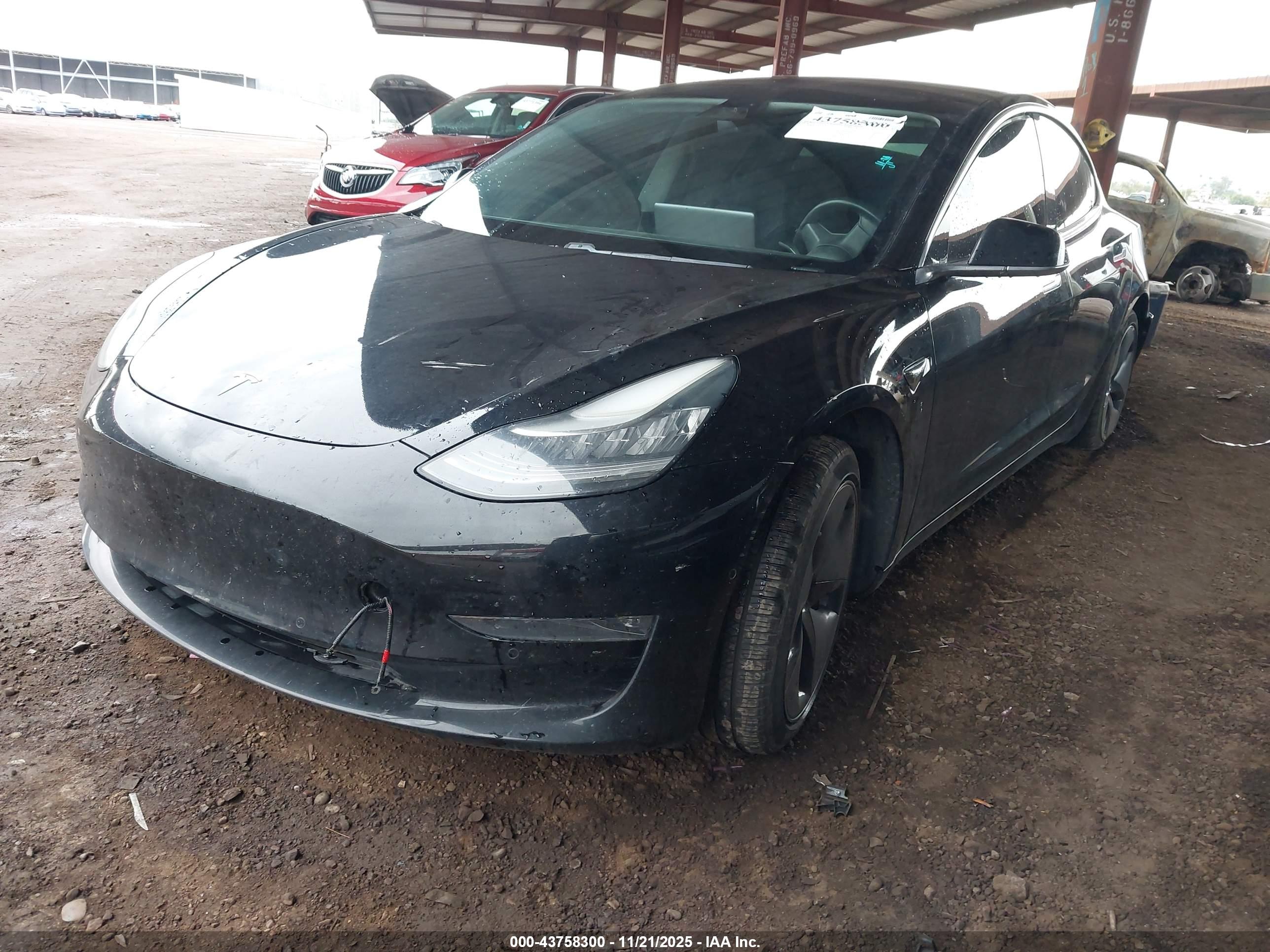 TESLA MODEL image 2
