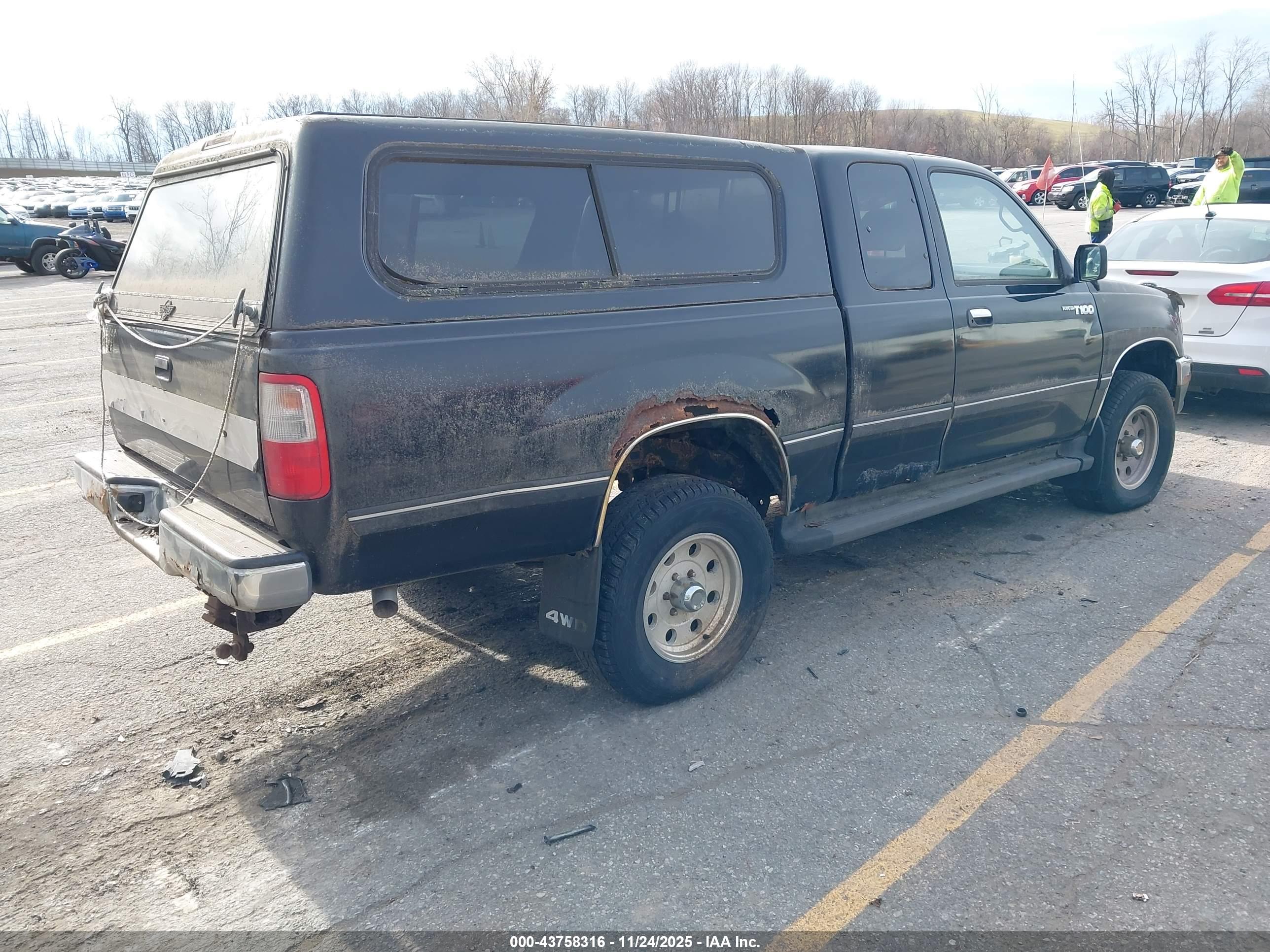 TOYOTA T100 image 4