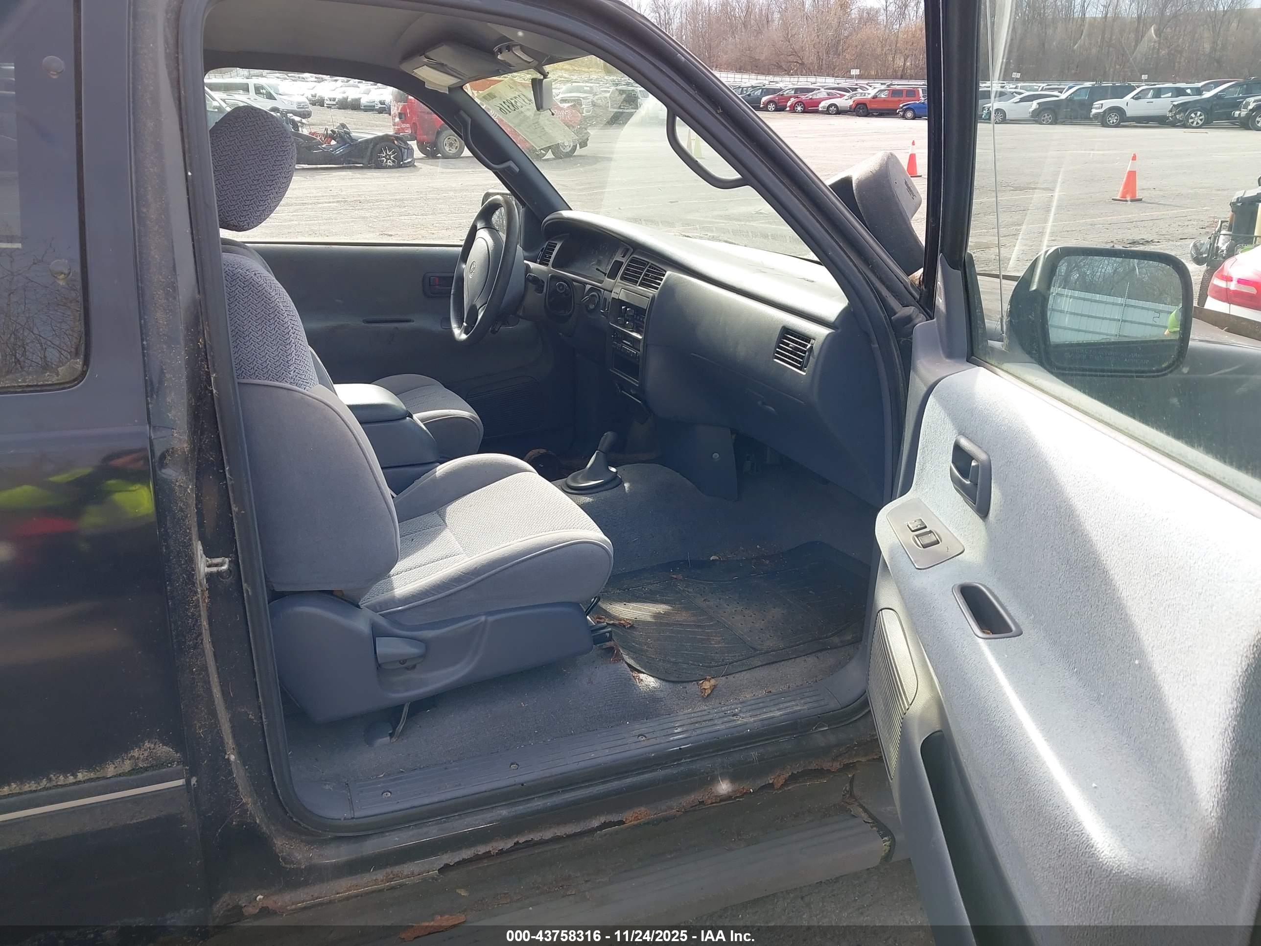 TOYOTA T100 image 5