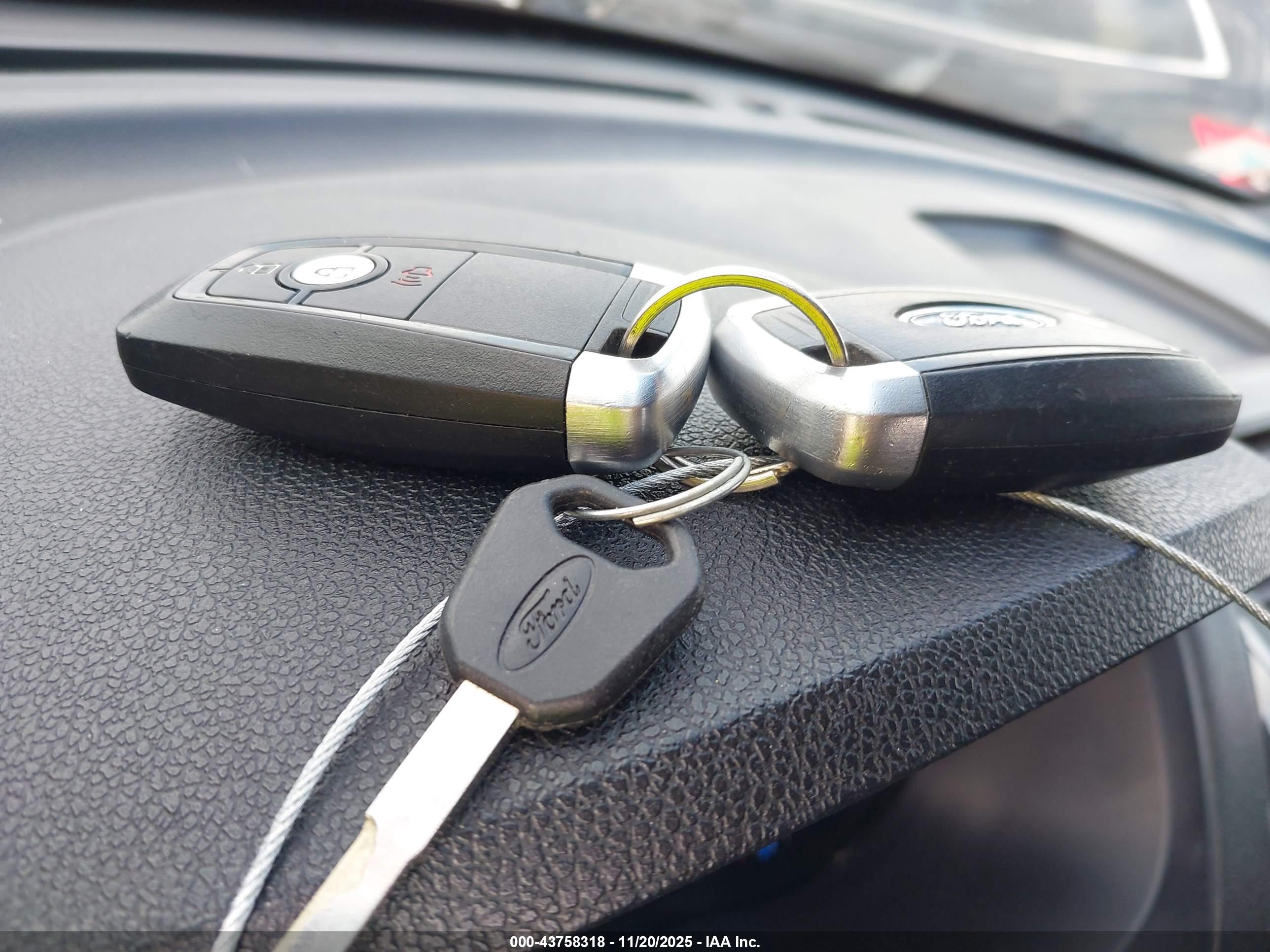 FORD EXPLORER image 11