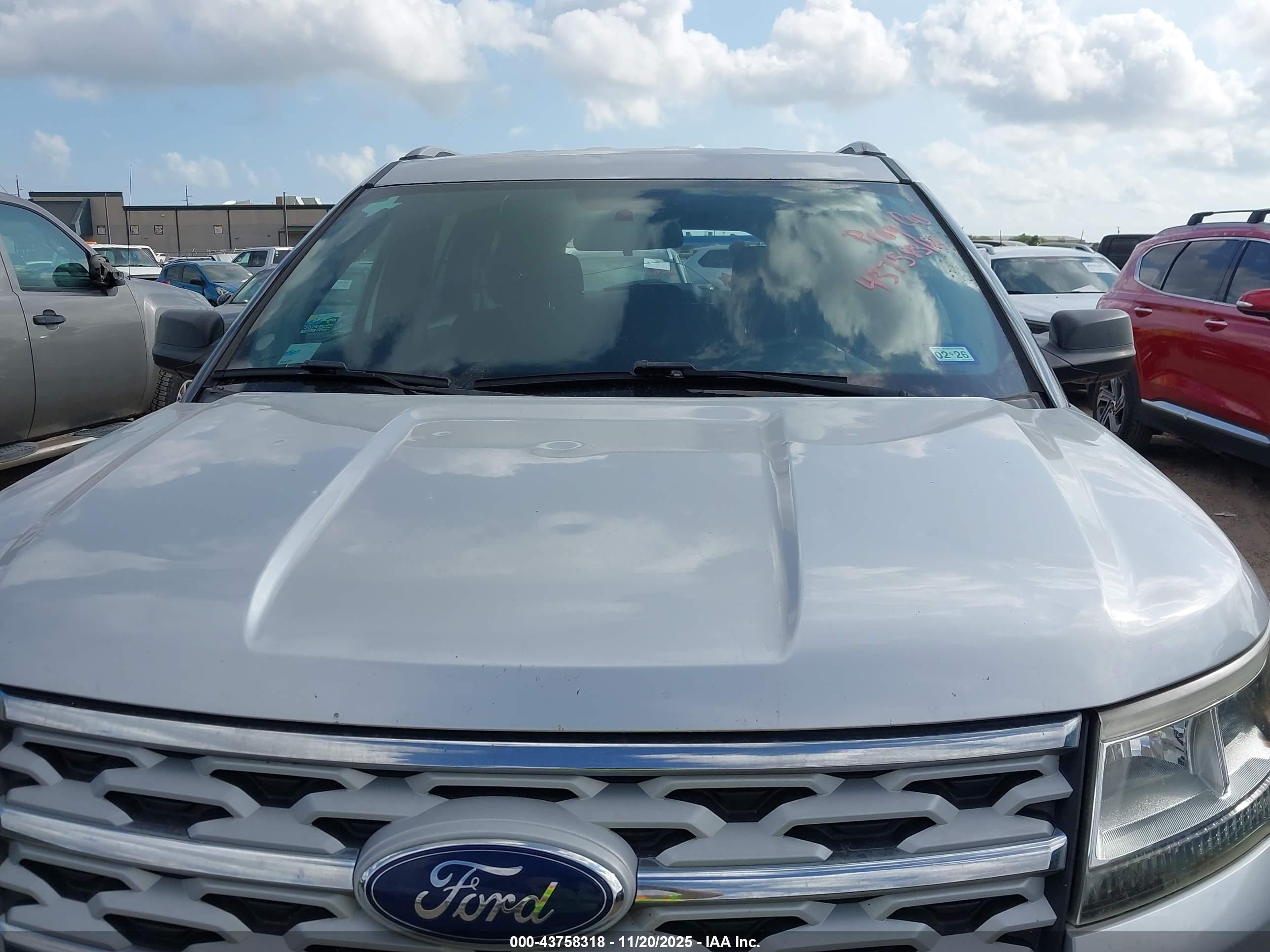 FORD EXPLORER image 6