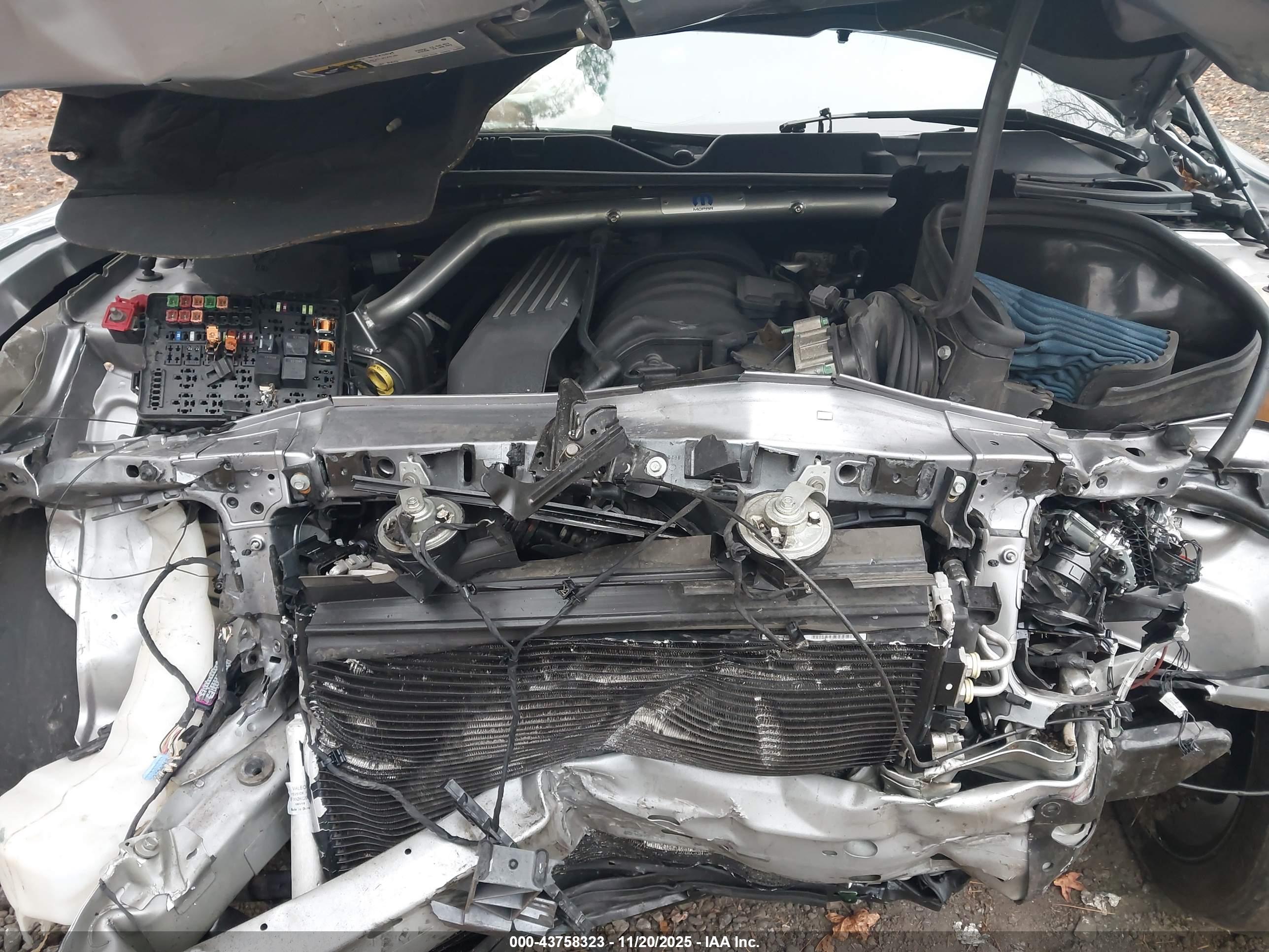 DODGE CHALLENGER image 10