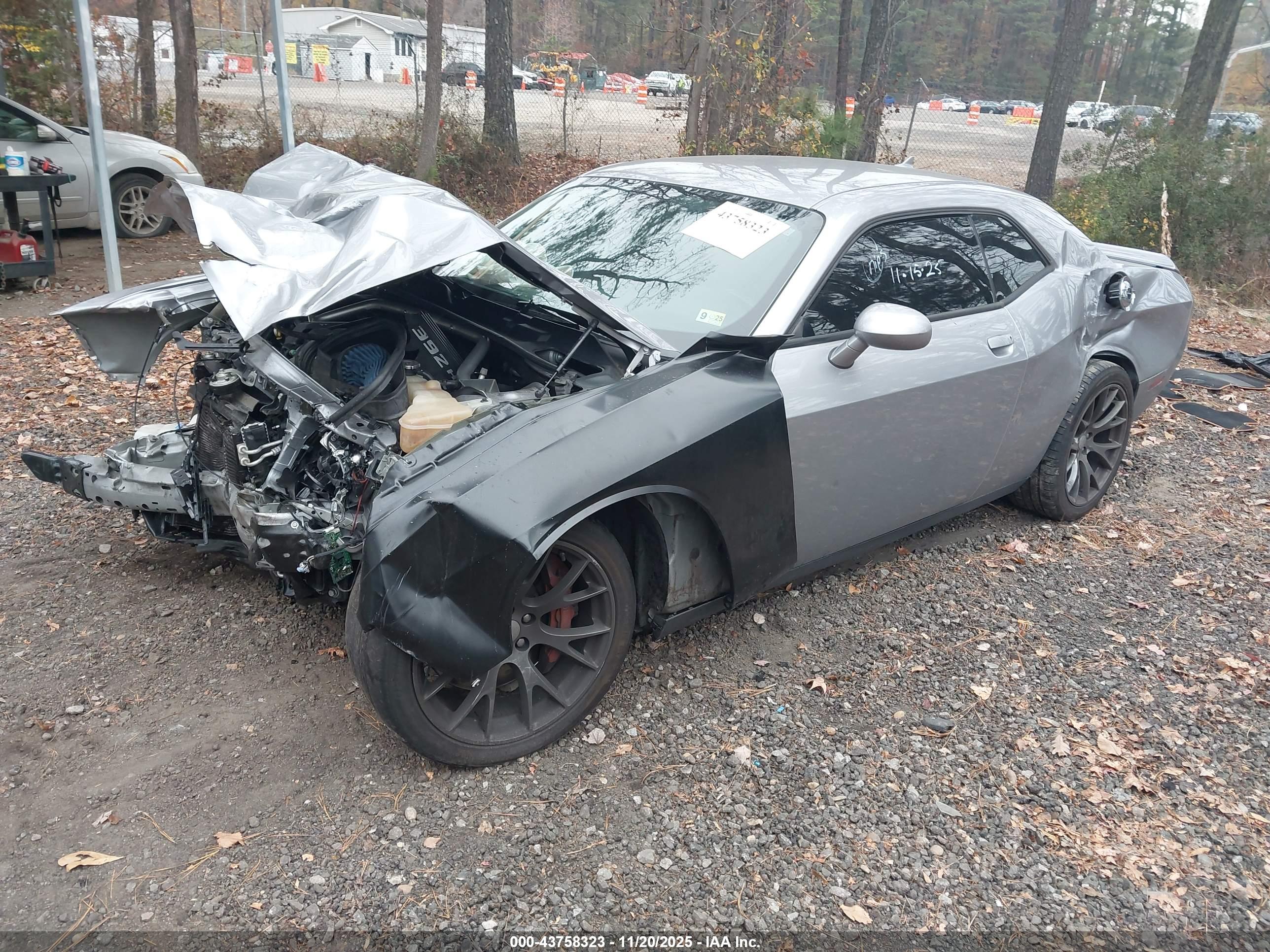 DODGE CHALLENGER image 2