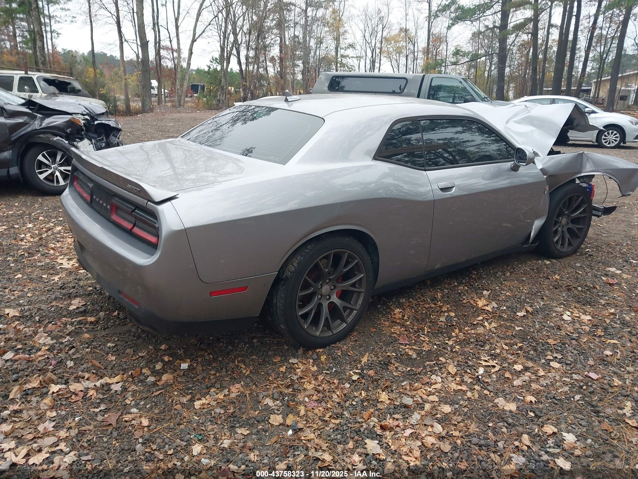 DODGE CHALLENGER image 4
