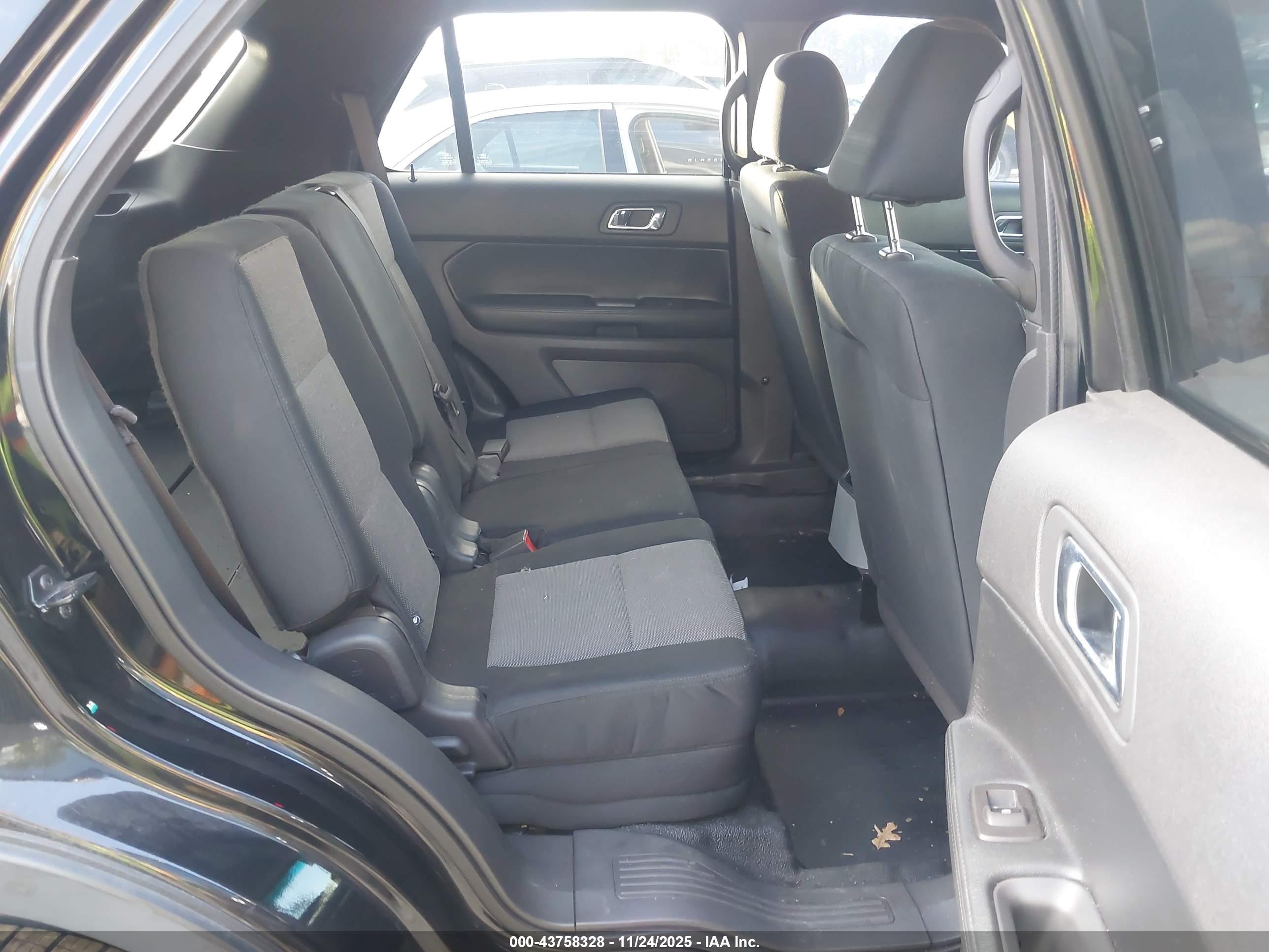 FORD UTILITY image 8