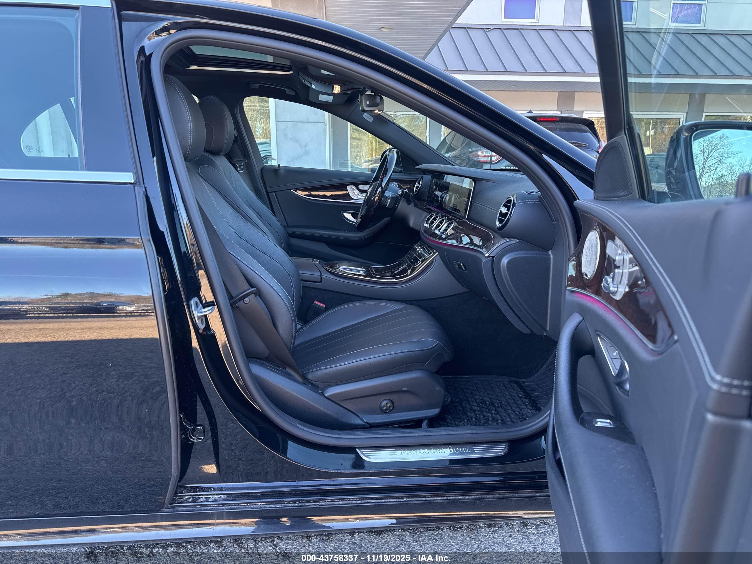 MERCEDES-BENZ E image 5