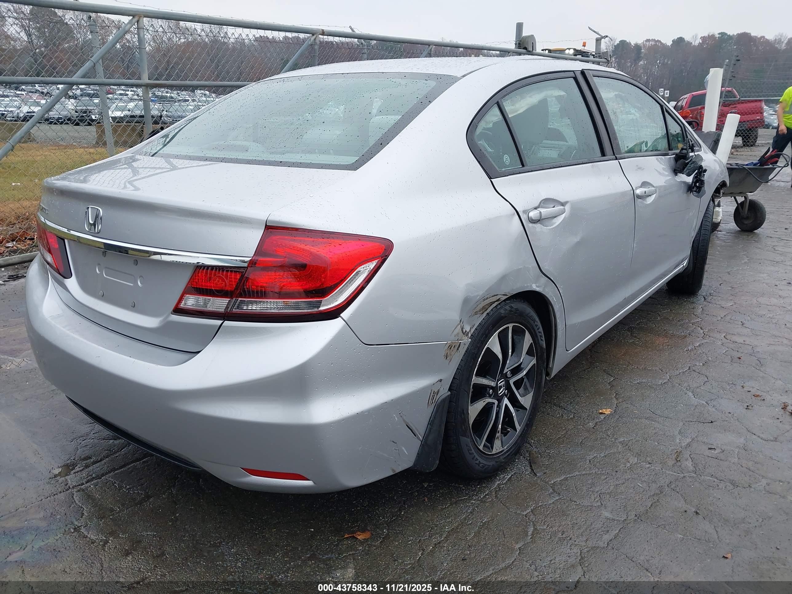 HONDA CIVIC image 4