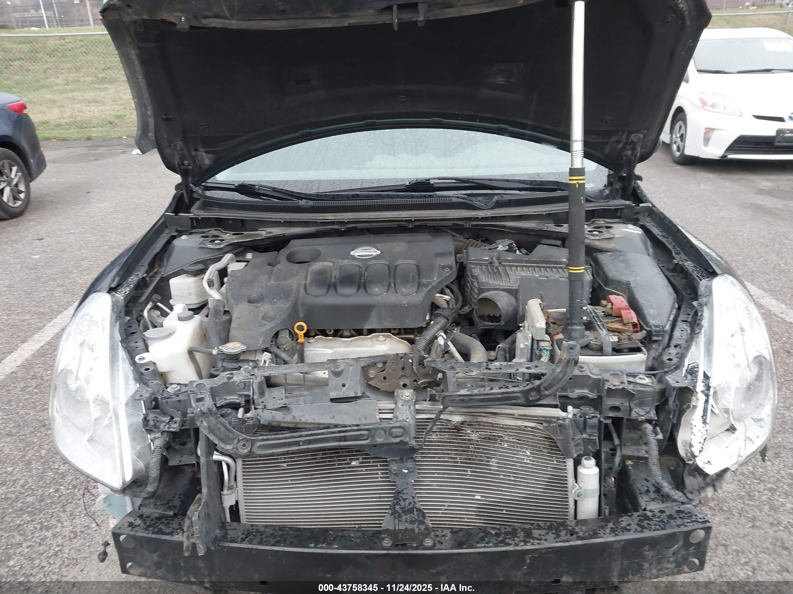 NISSAN ALTIMA image 10