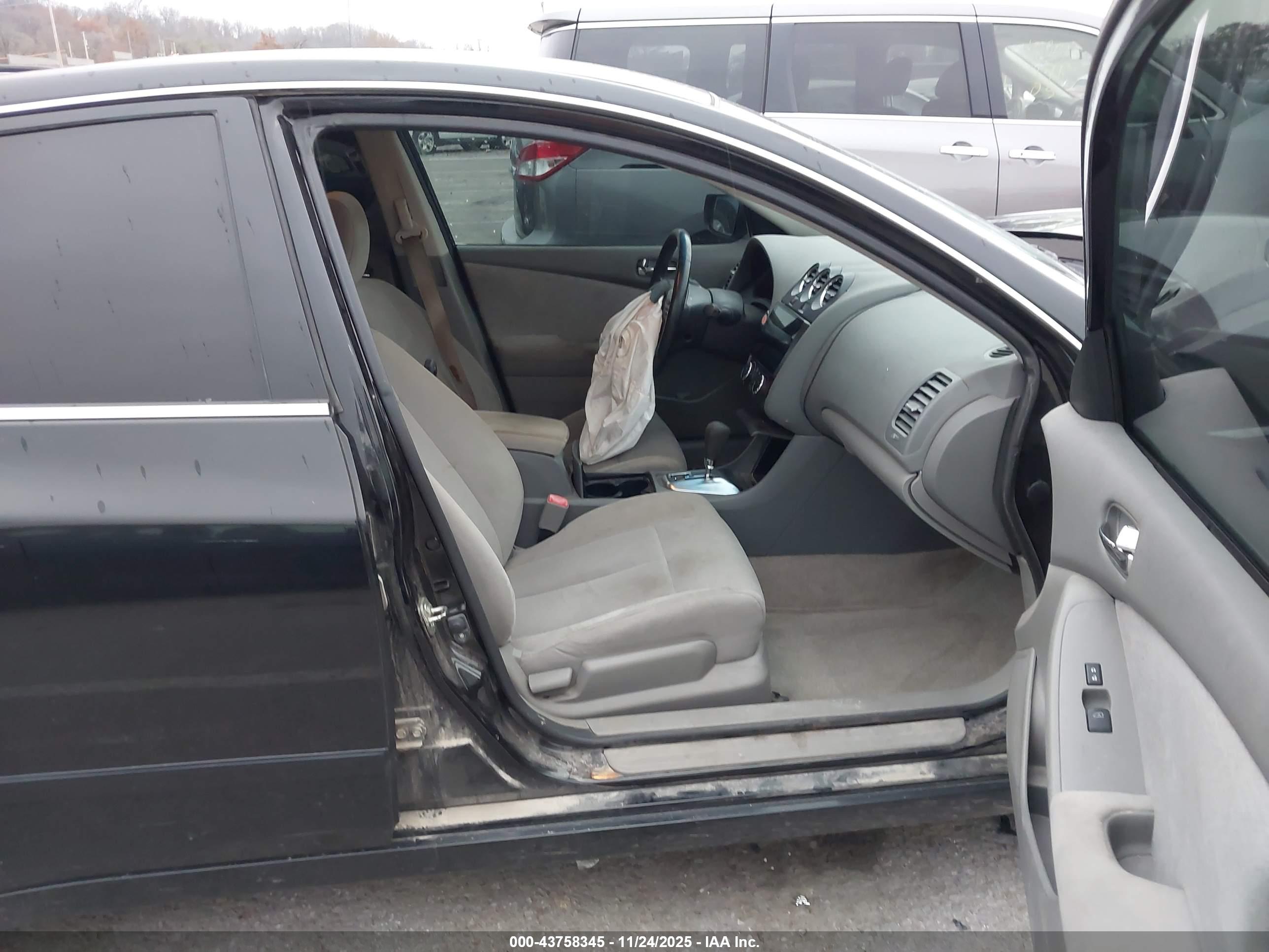 NISSAN ALTIMA image 5