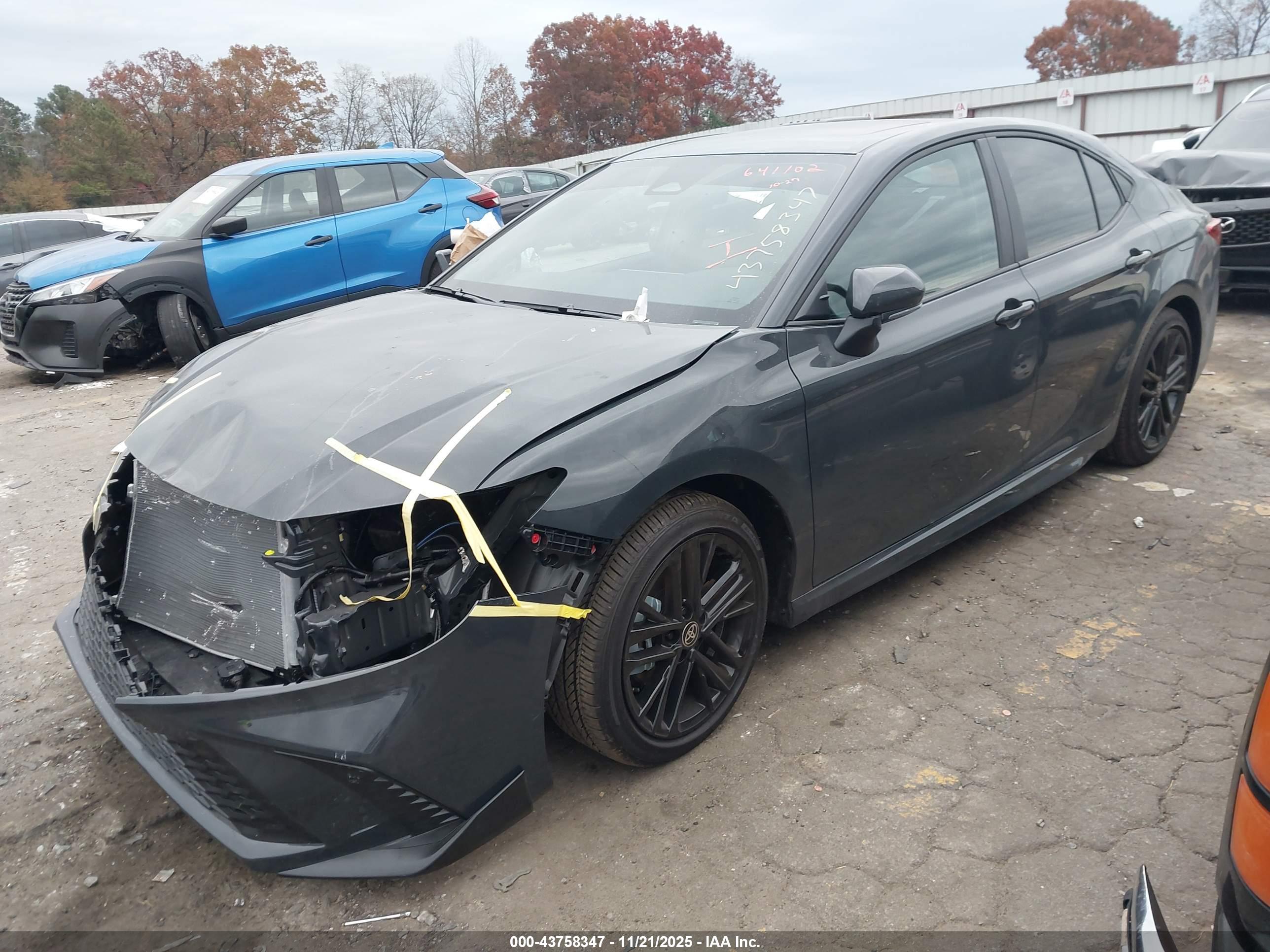 TOYOTA CAMRY image 2