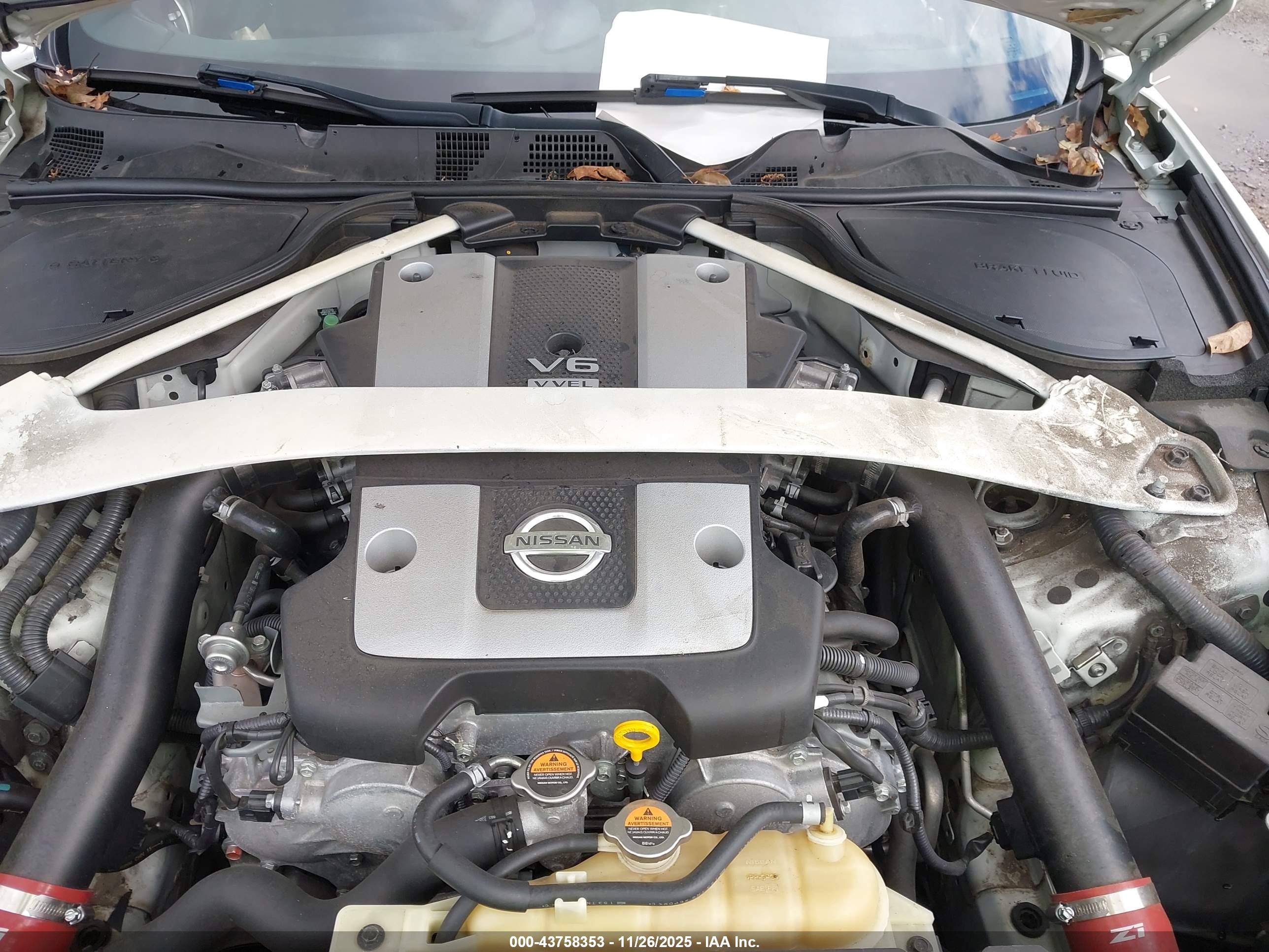 NISSAN 370Z image 10
