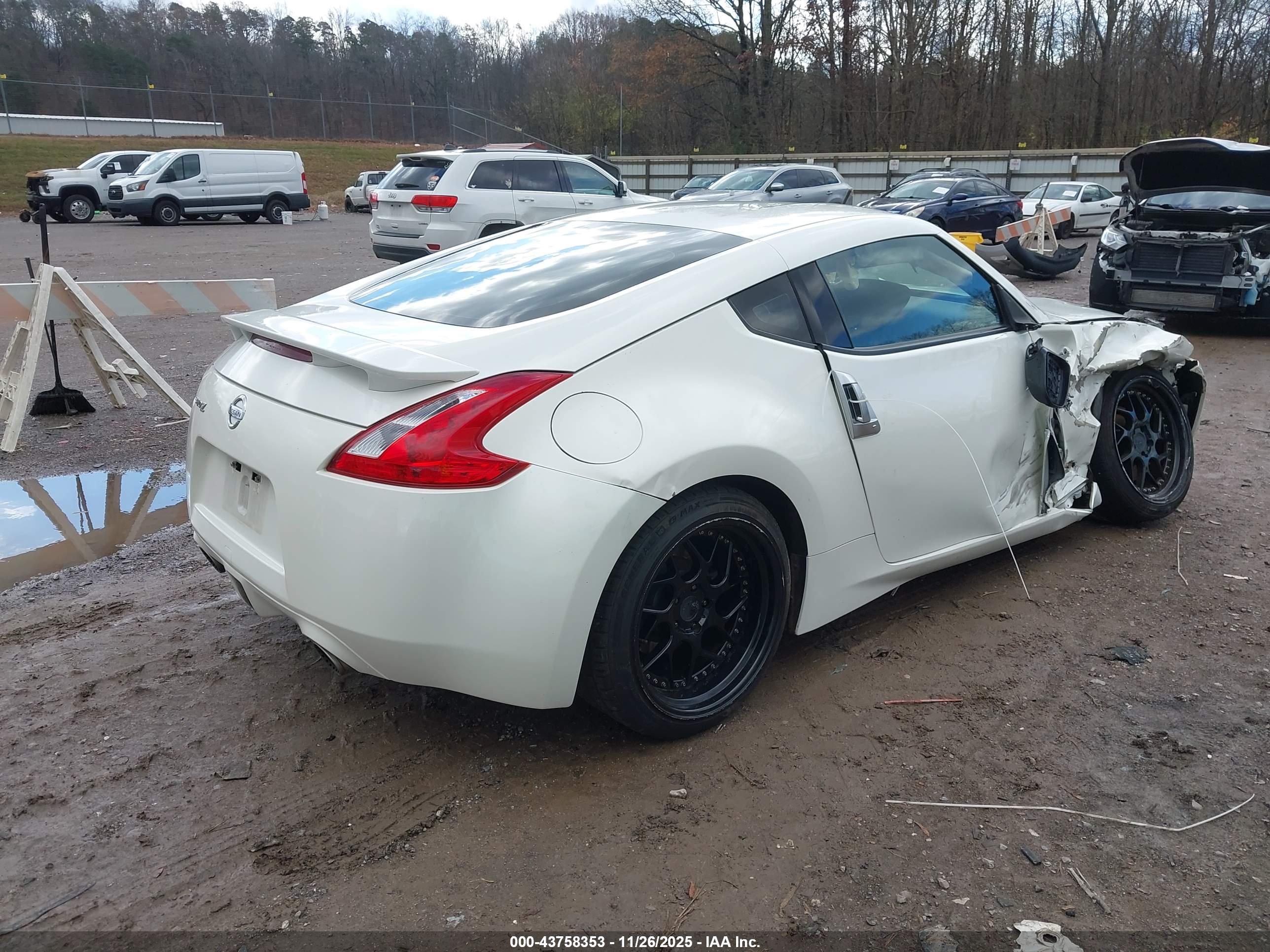 NISSAN 370Z image 4