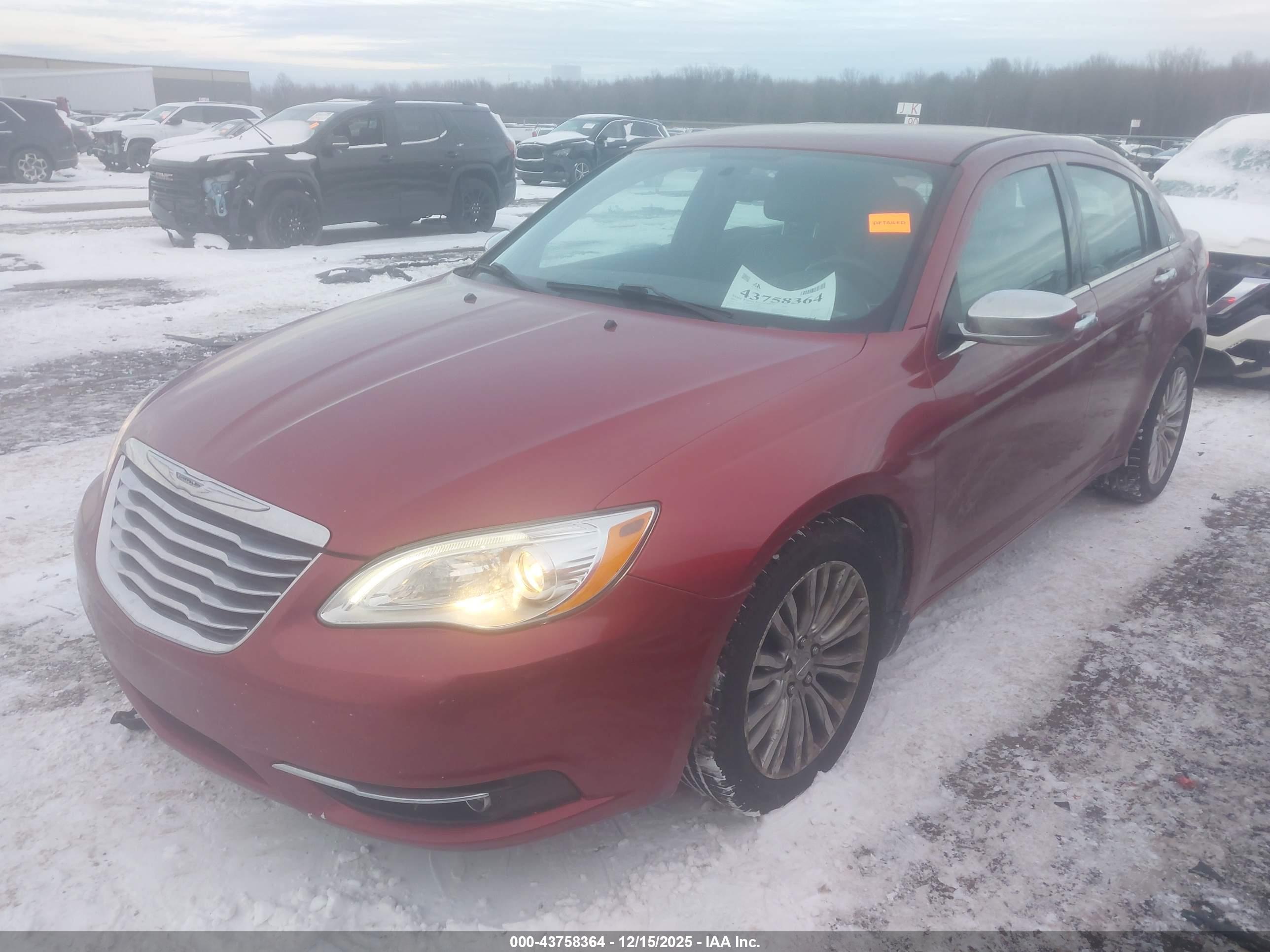 CHRYSLER 200 image 2