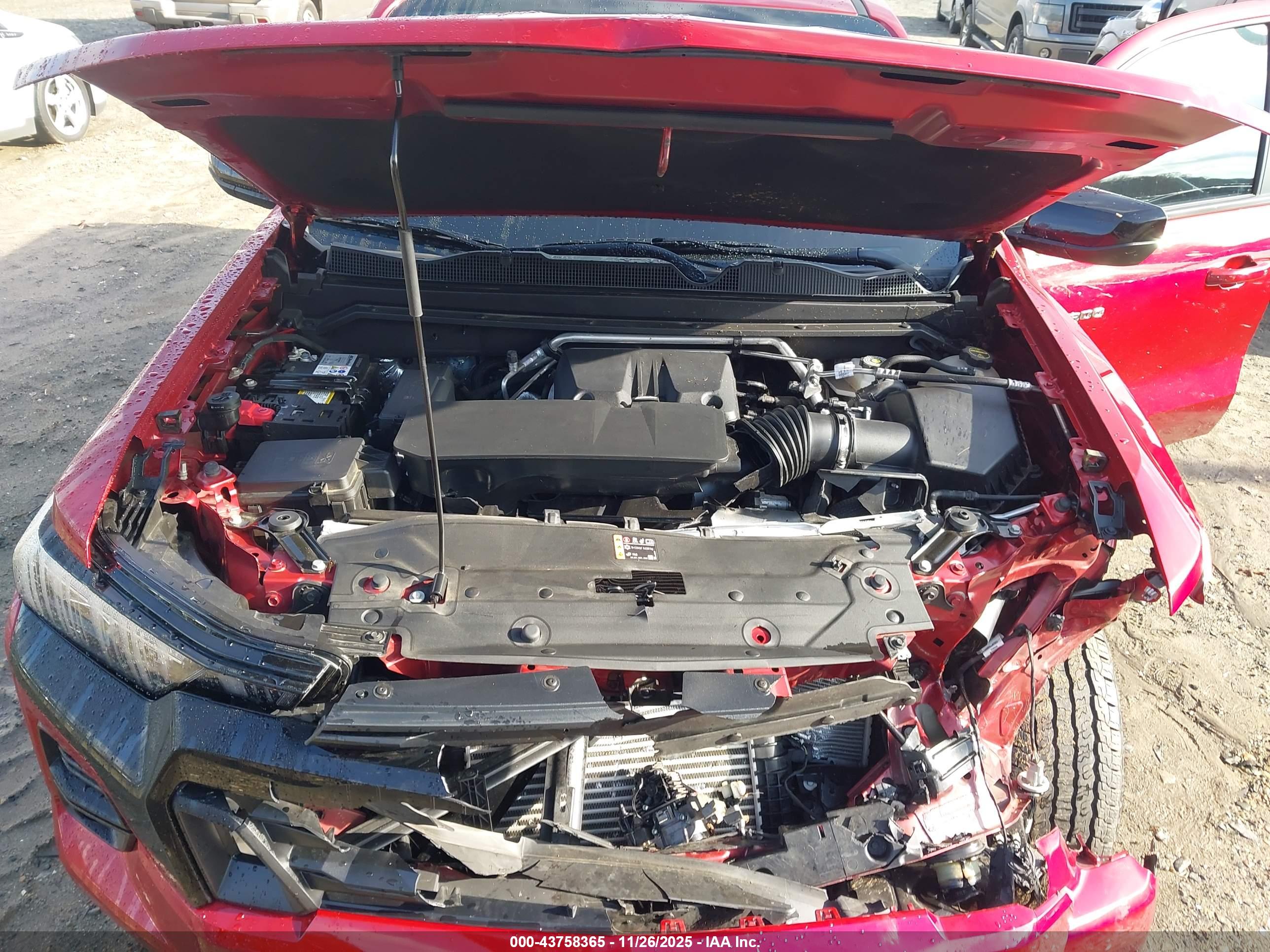 CHEVROLET COLORADO image 10