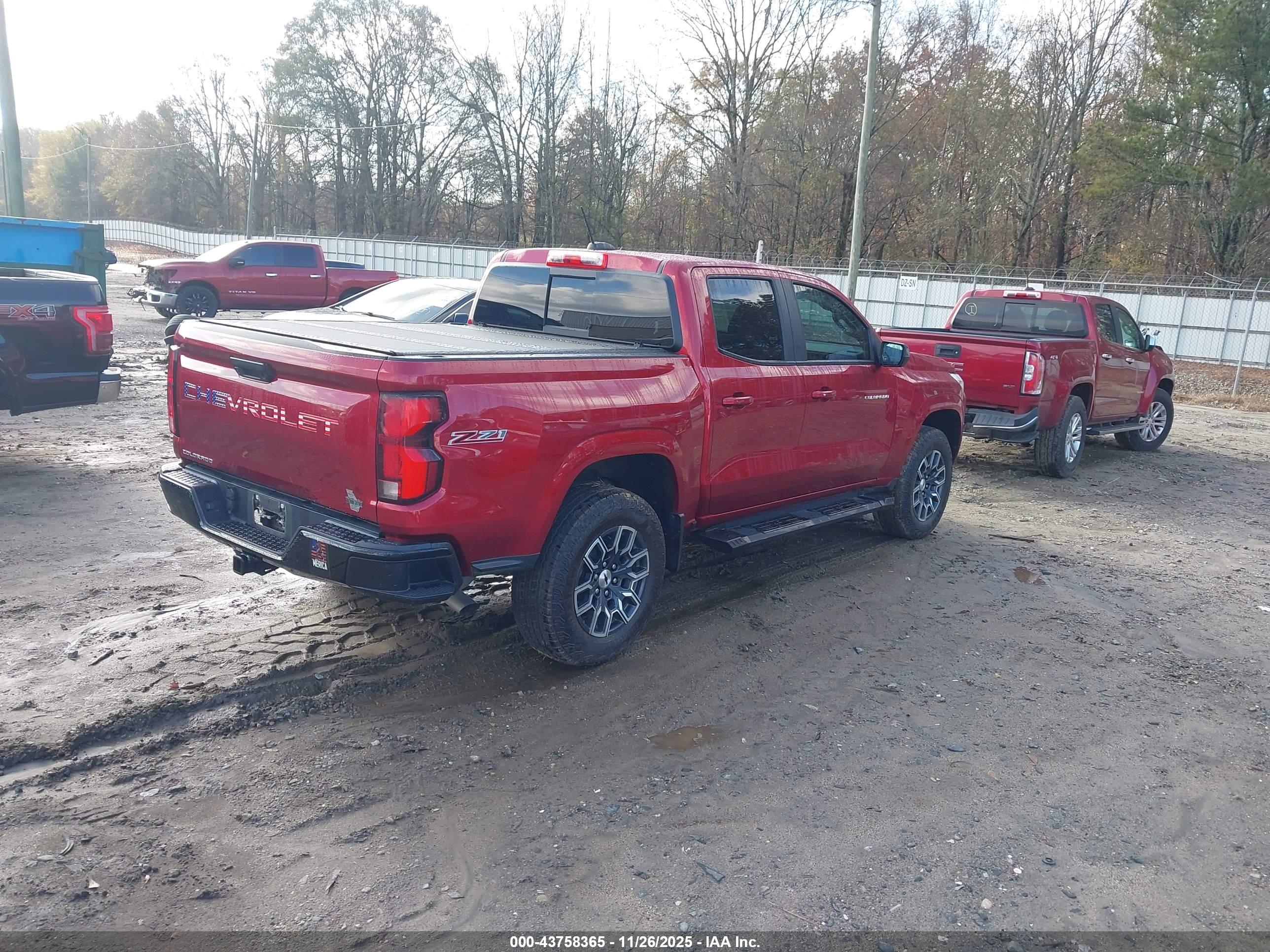 CHEVROLET COLORADO image 4
