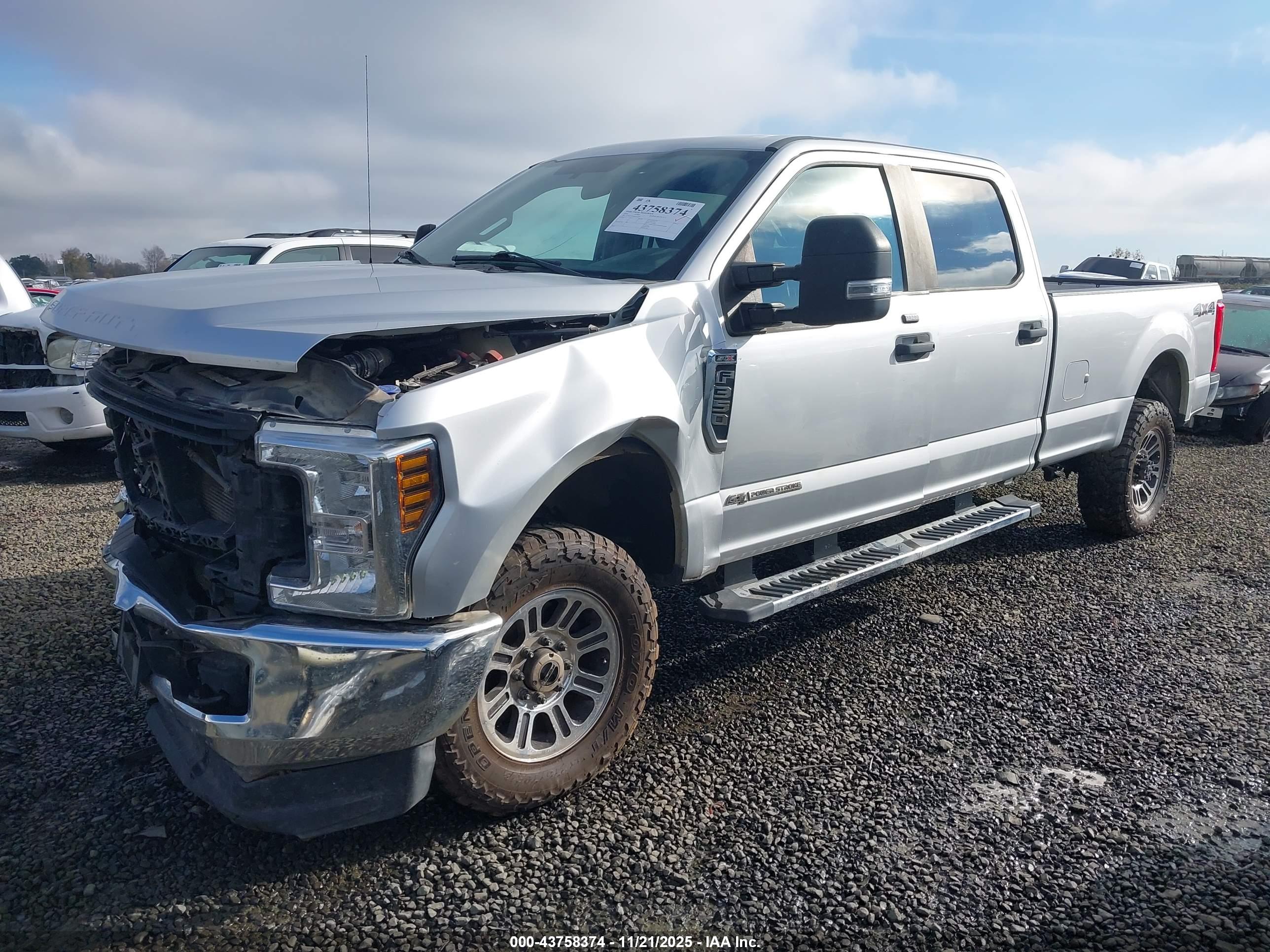 FORD SUPER image 2
