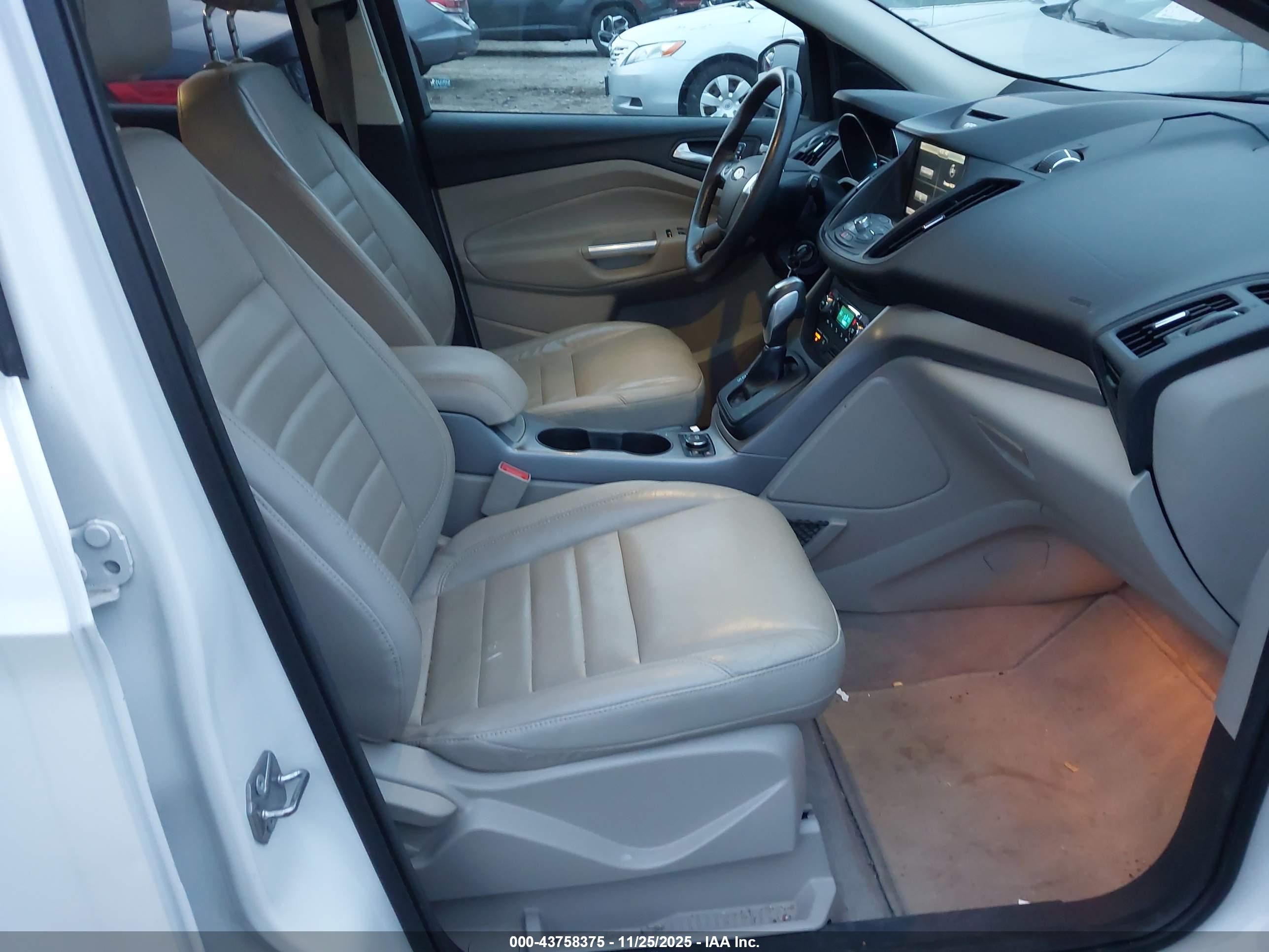 FORD ESCAPE image 5