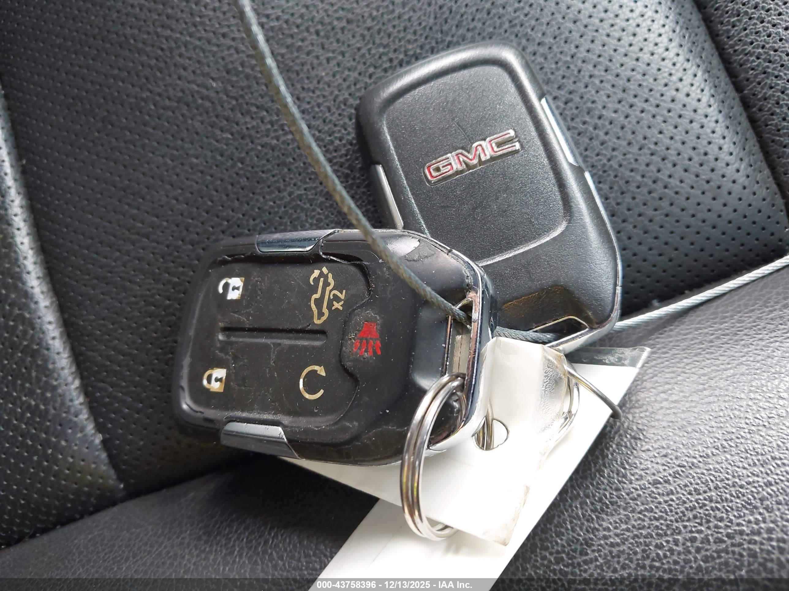 GMC SIERRA image 11