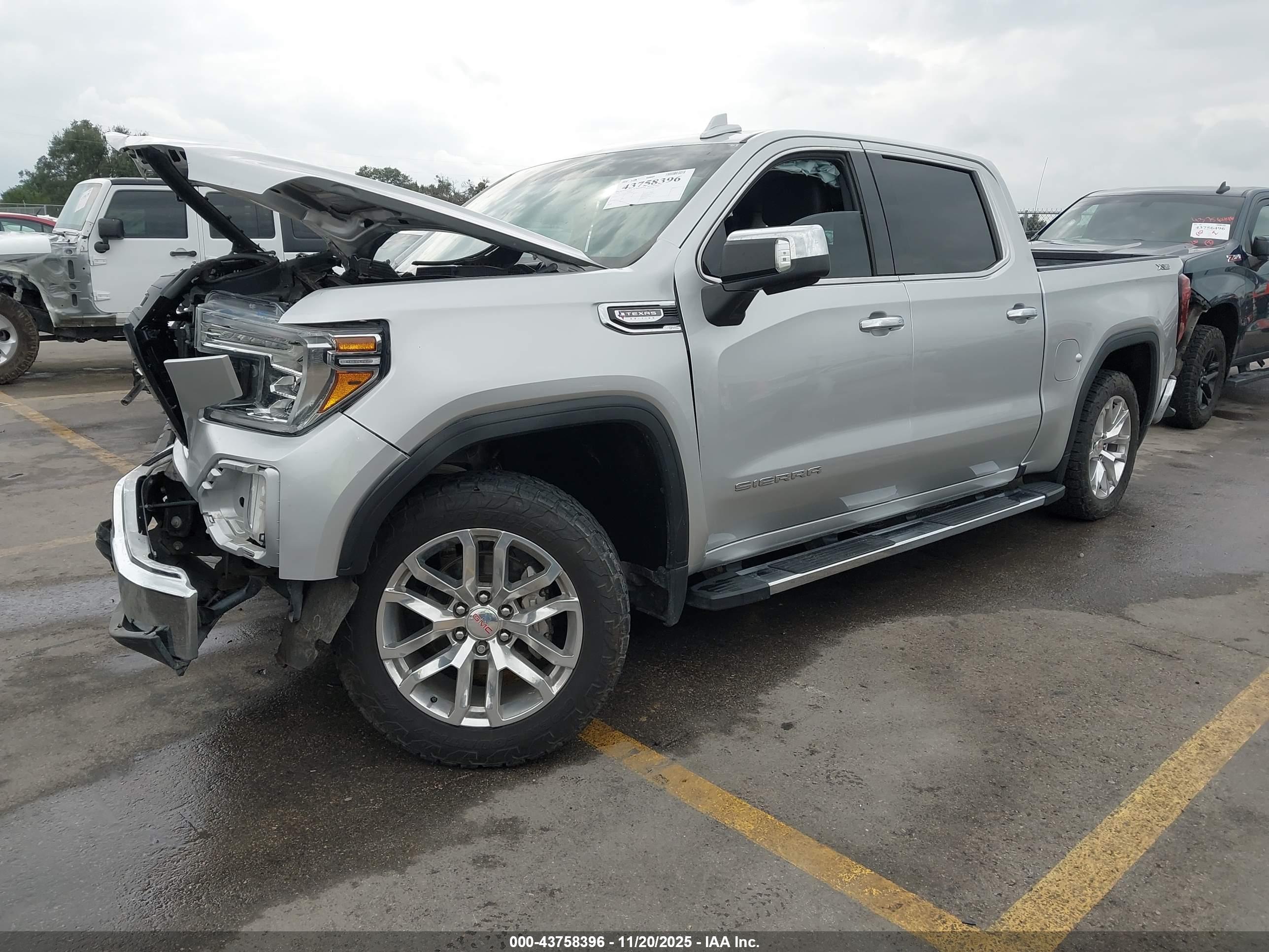 GMC SIERRA image 2