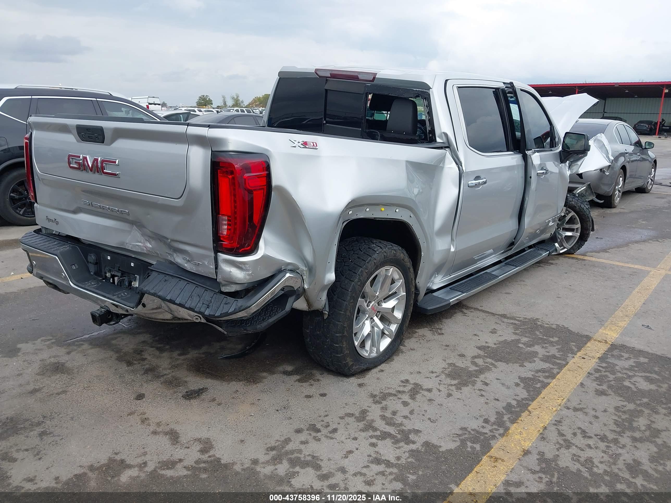 GMC SIERRA image 4