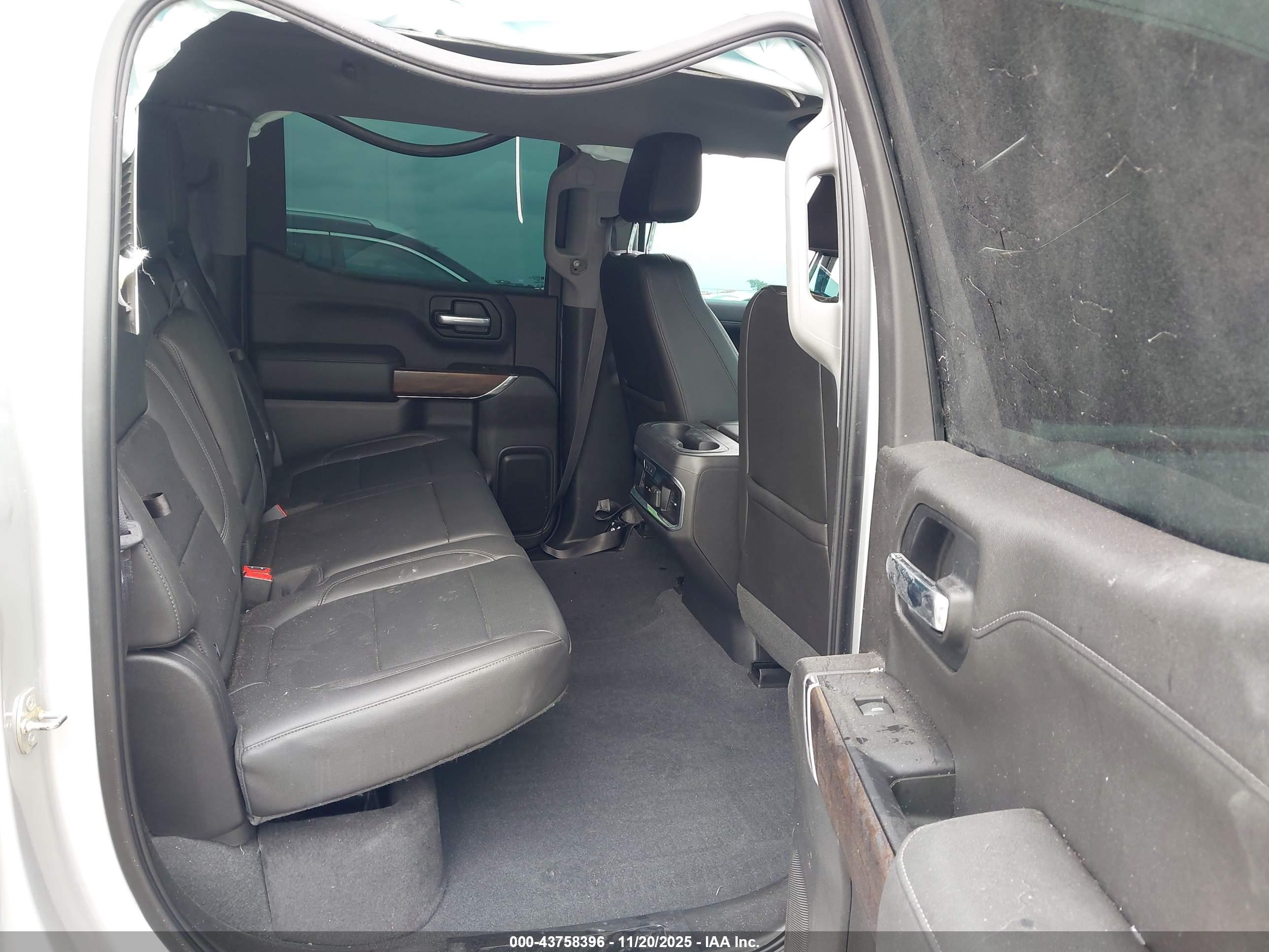 GMC SIERRA image 8