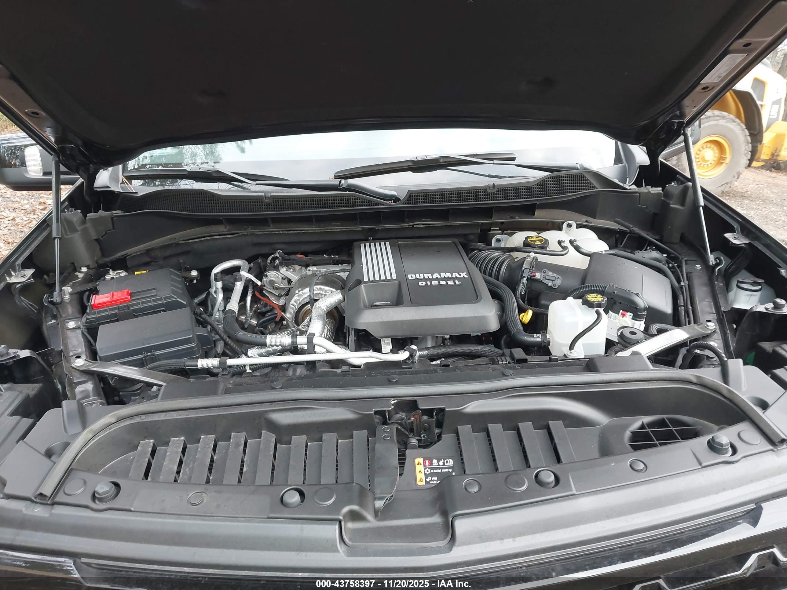 CHEVROLET SILVERADO image 10