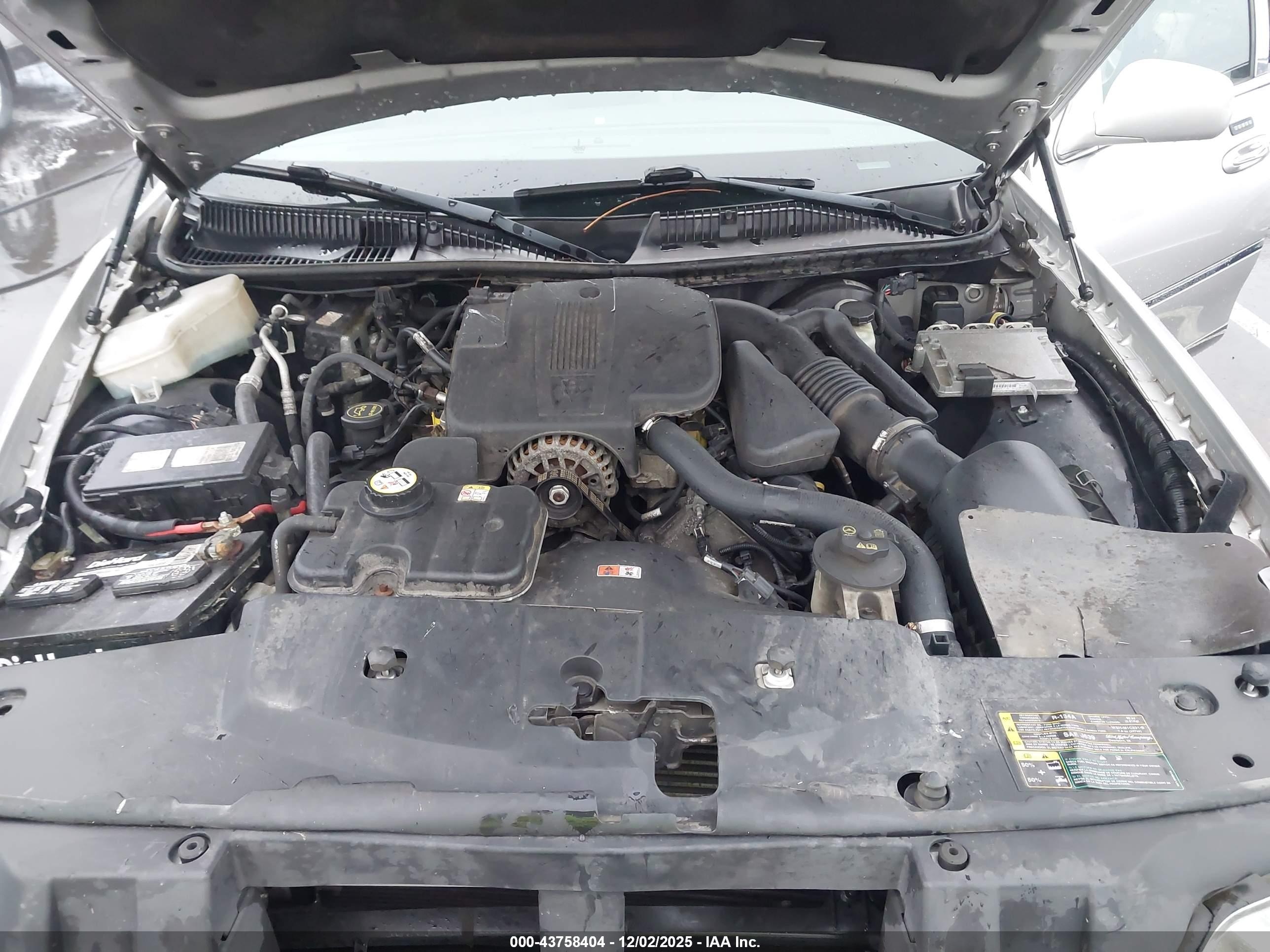 LINCOLN TOWN image 10