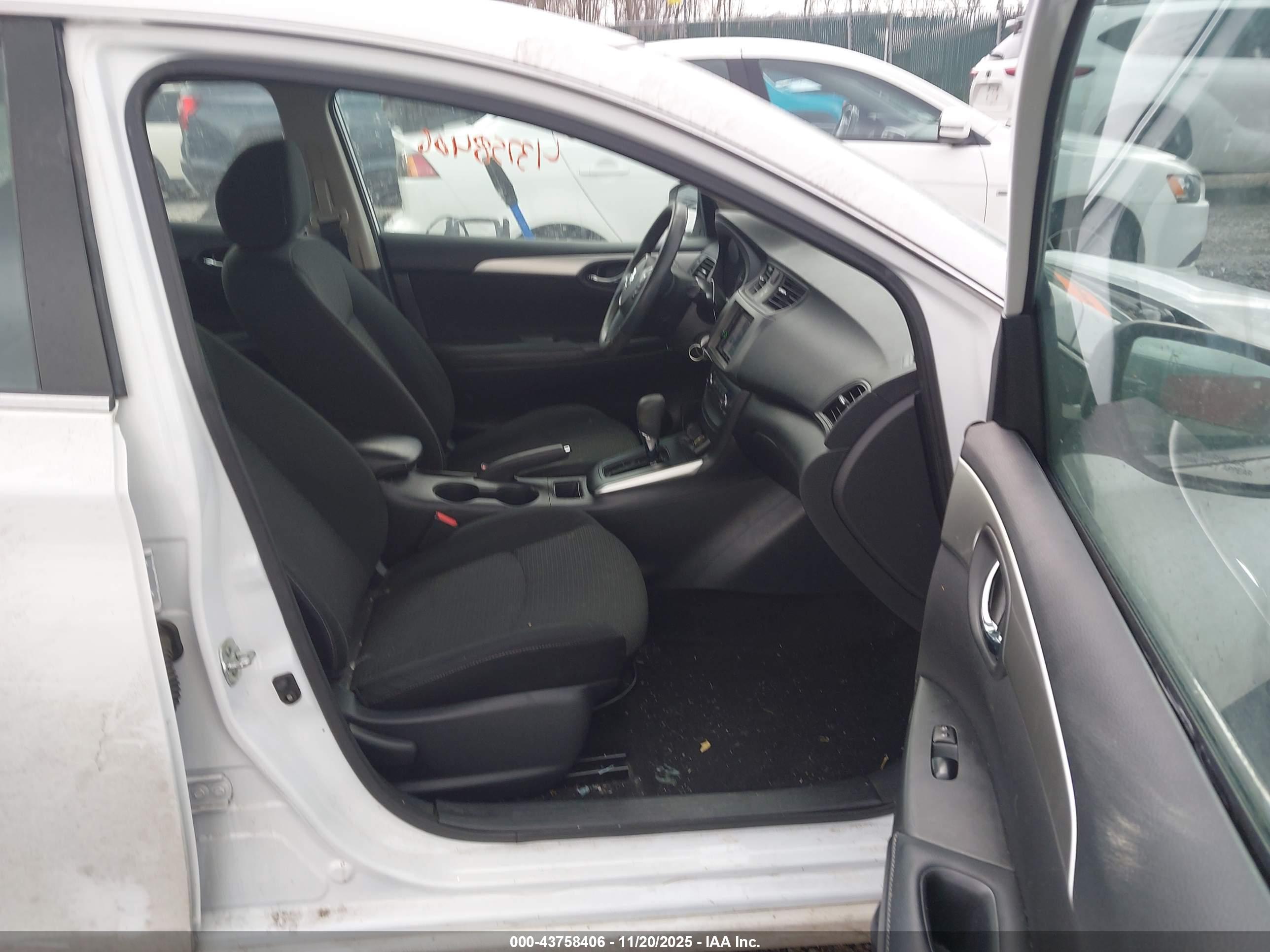 NISSAN SENTRA image 5