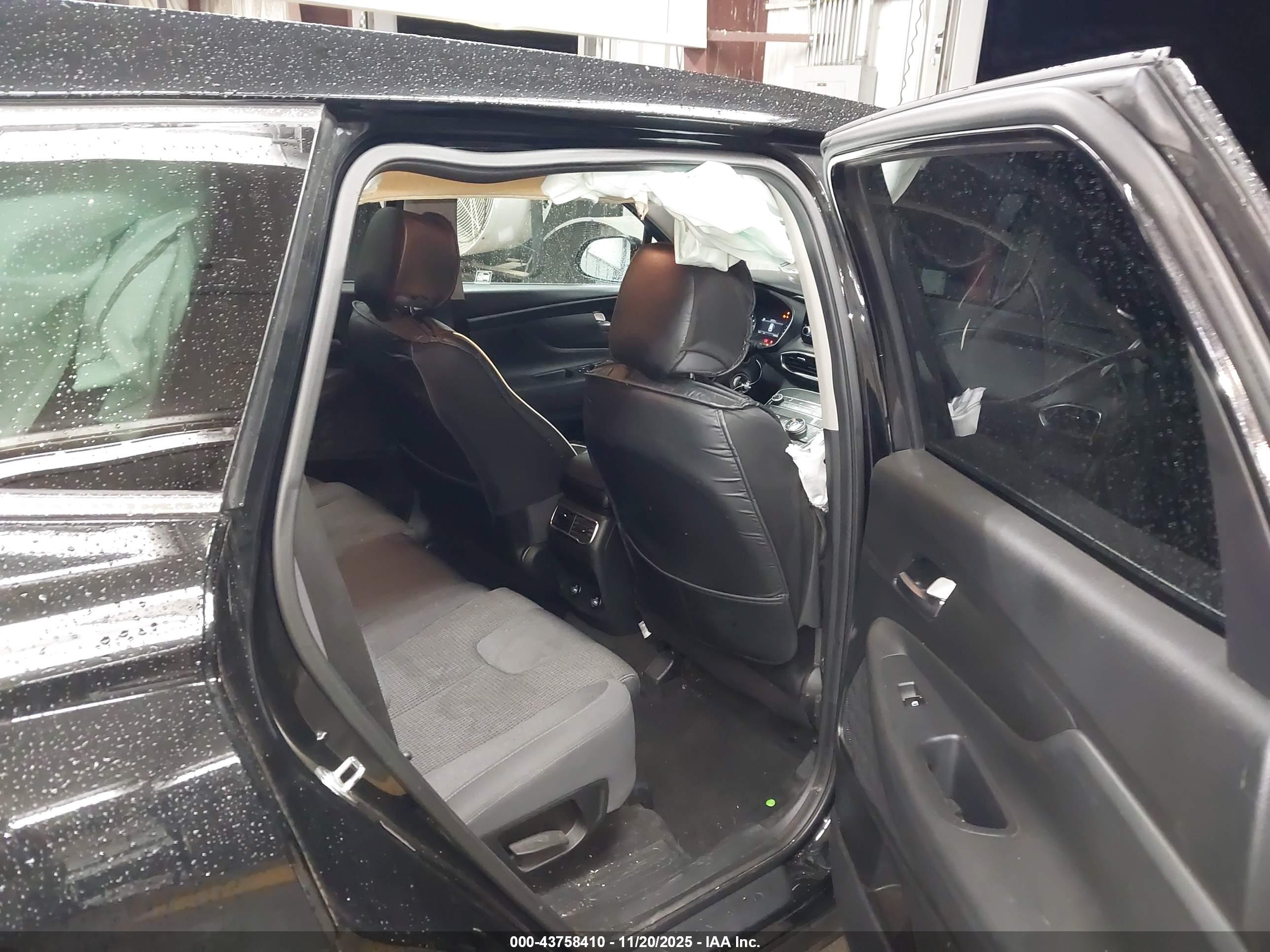 HYUNDAI SANTA image 8