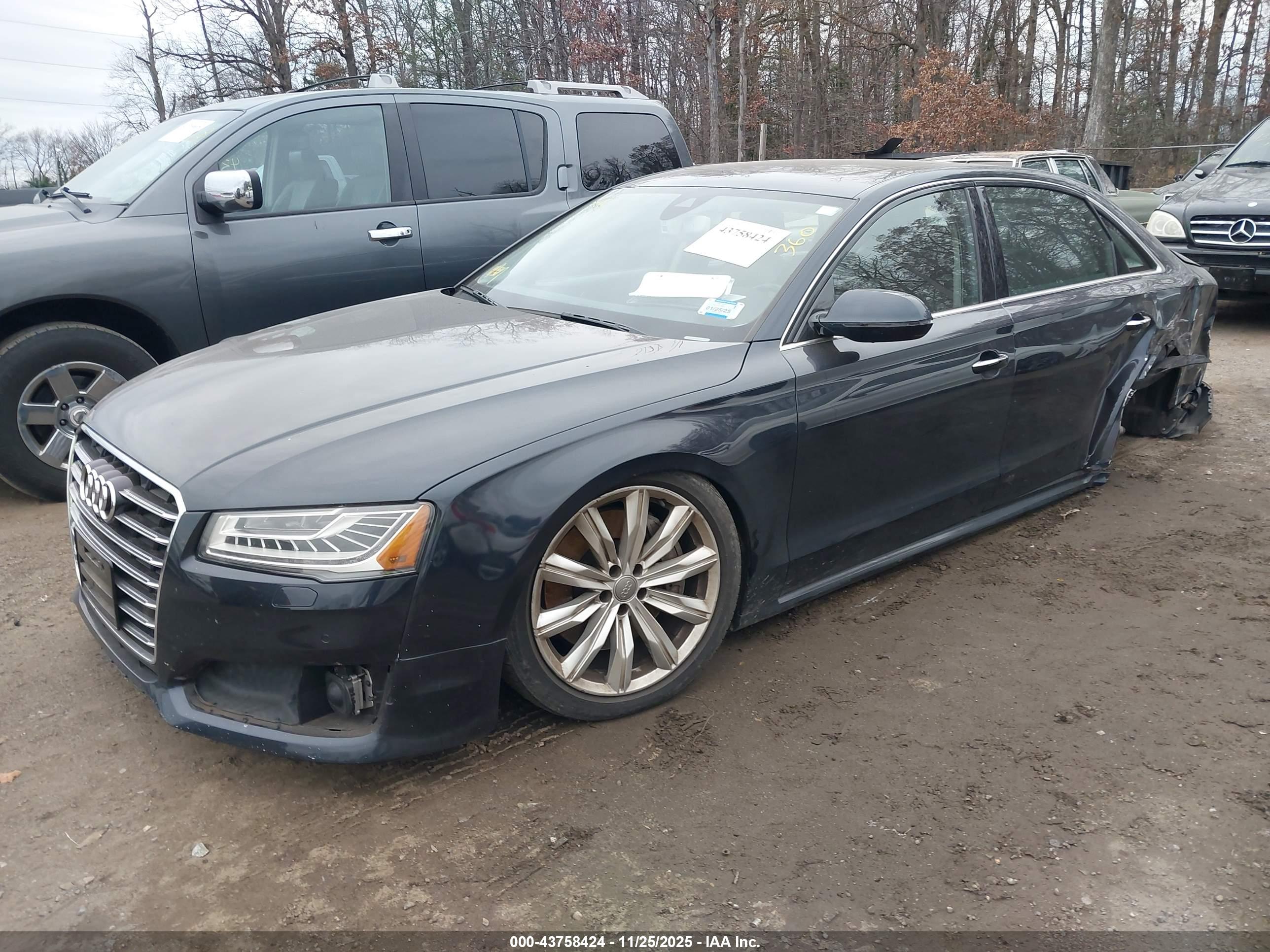 AUDI A8 image 2