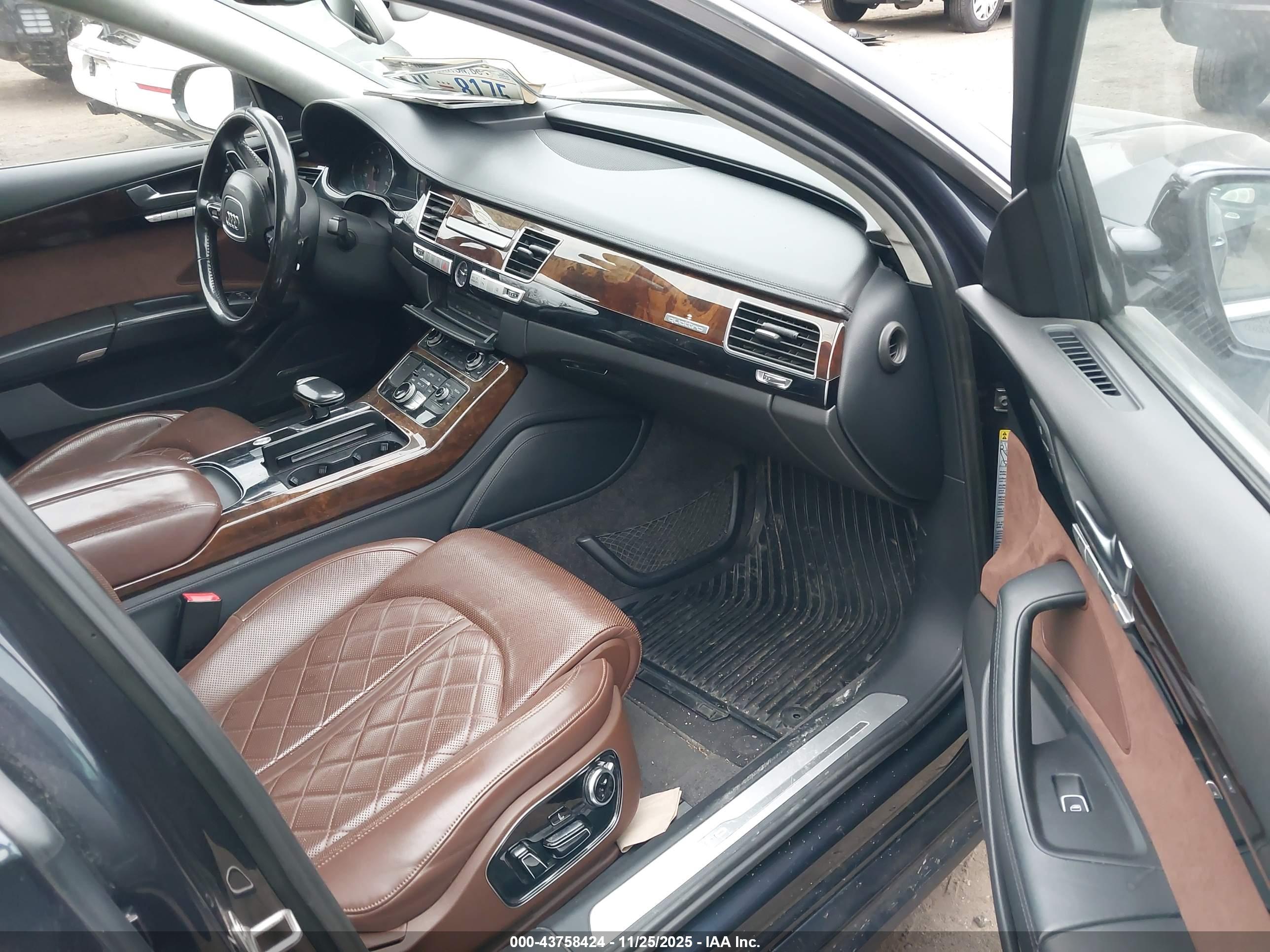 AUDI A8 image 5
