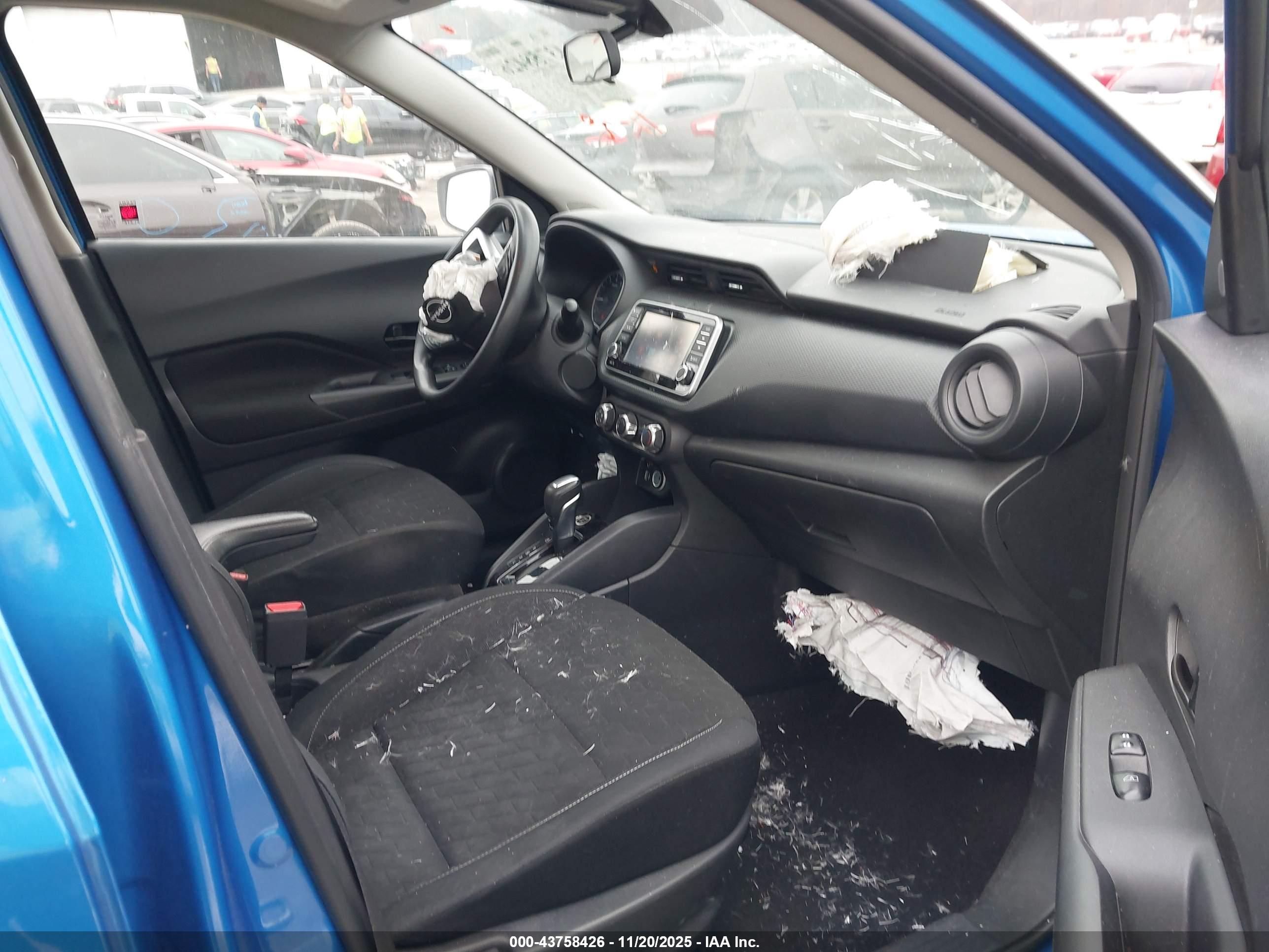 NISSAN KICKS image 5