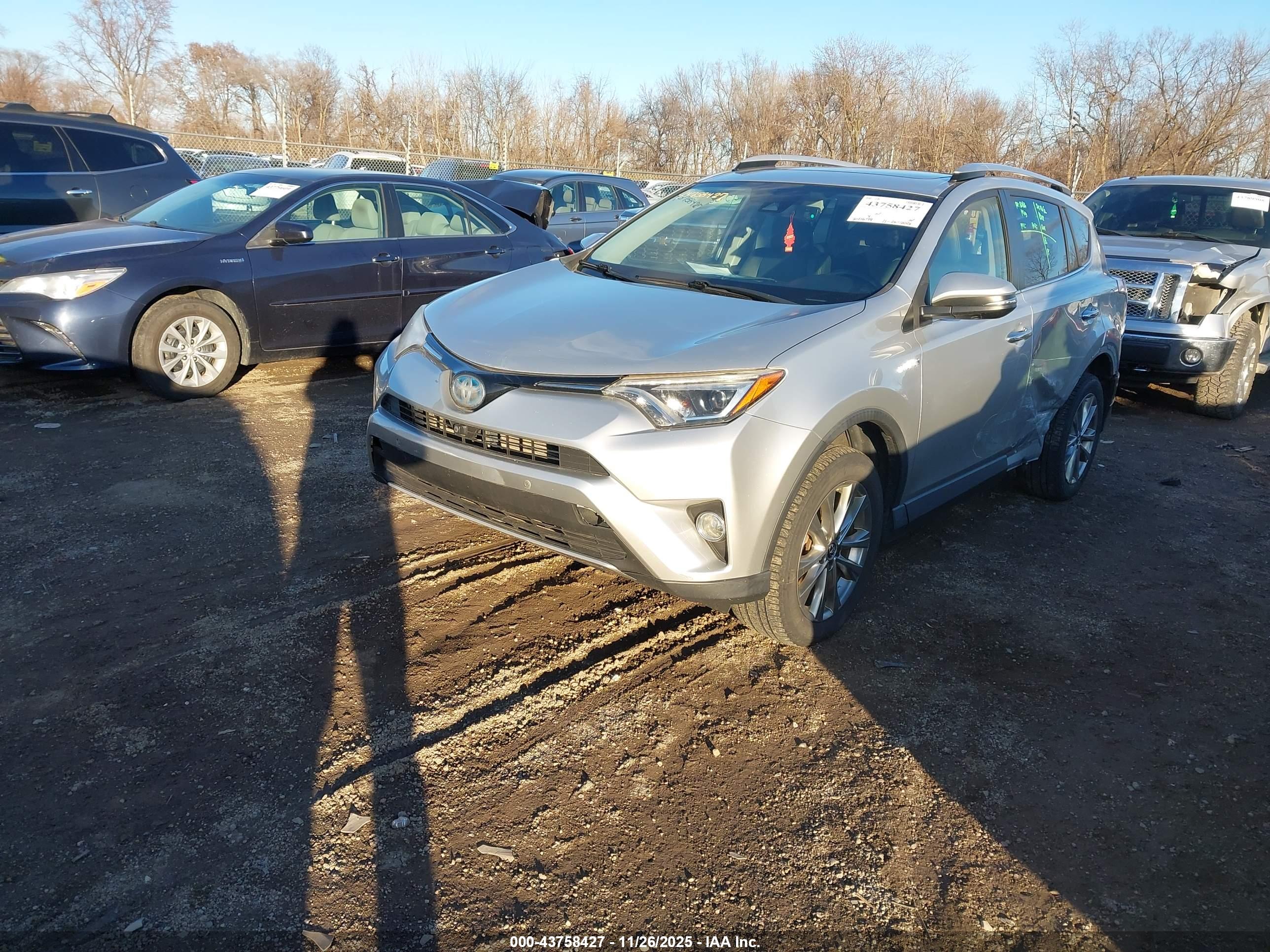 TOYOTA RAV4 image 2