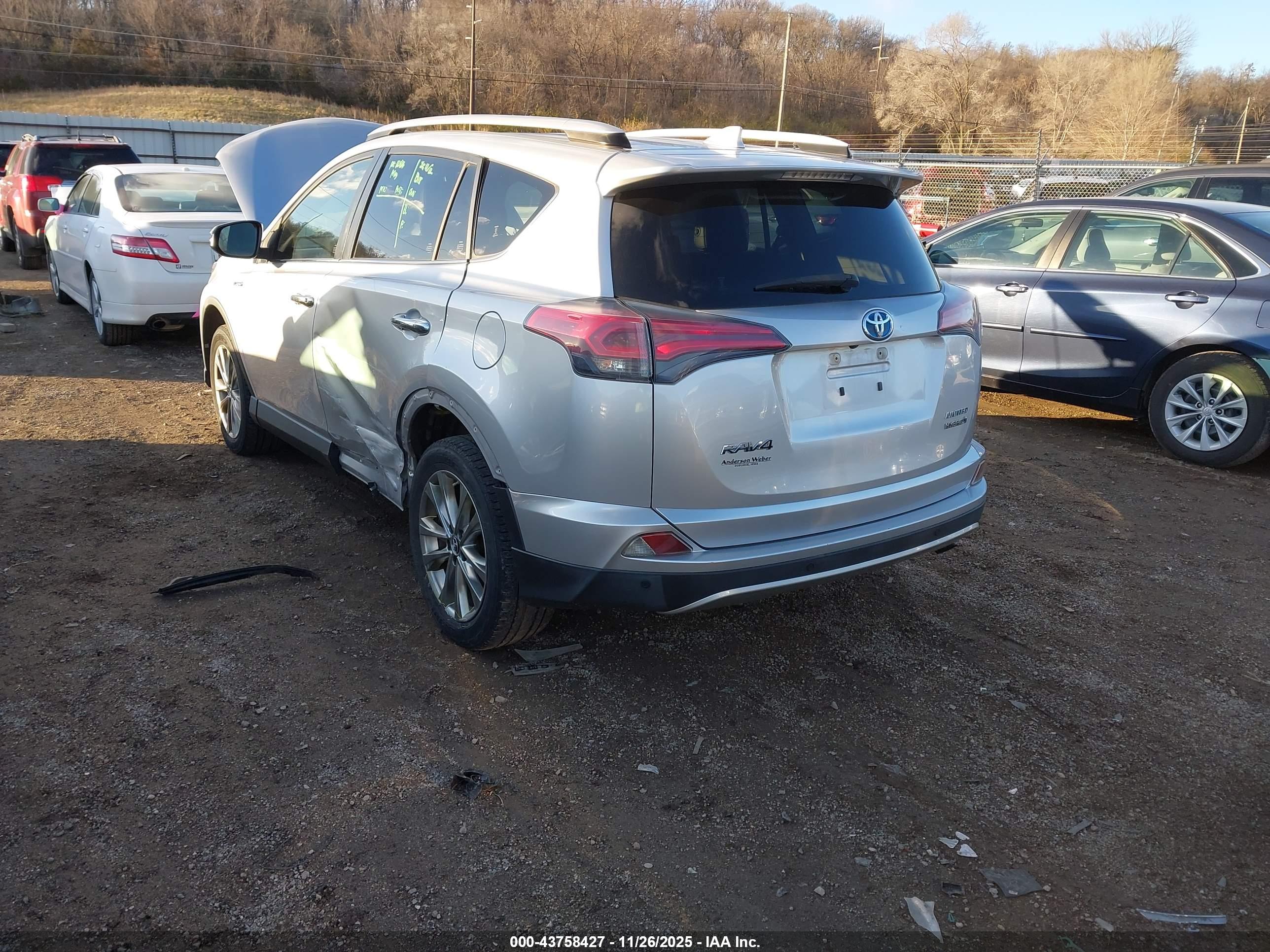 TOYOTA RAV4 image 3