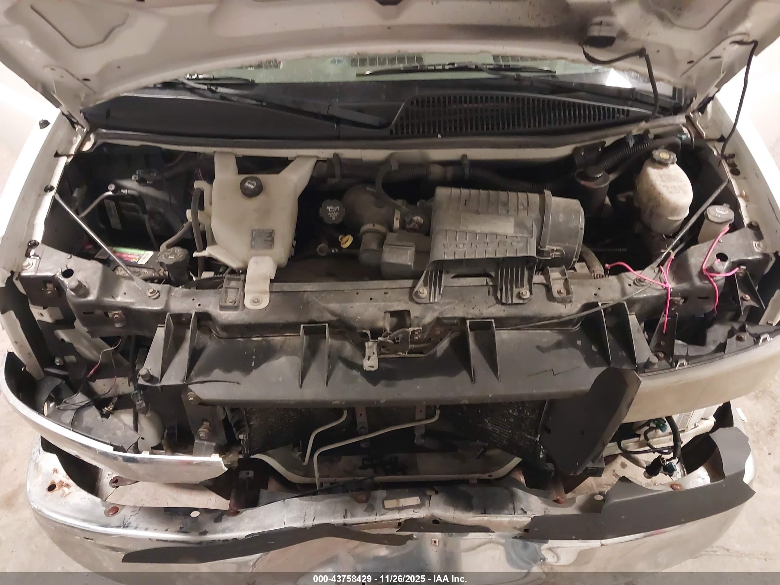 CHEVROLET EXPRESS image 10