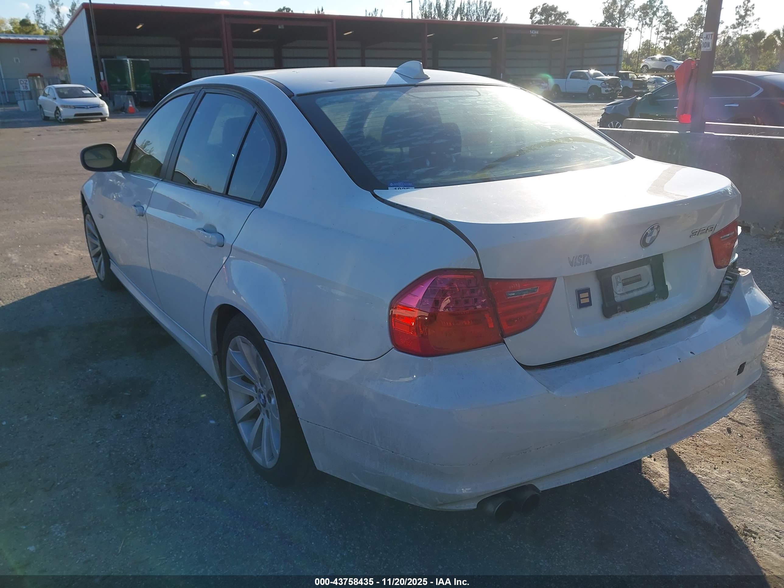 BMW 328I image 3