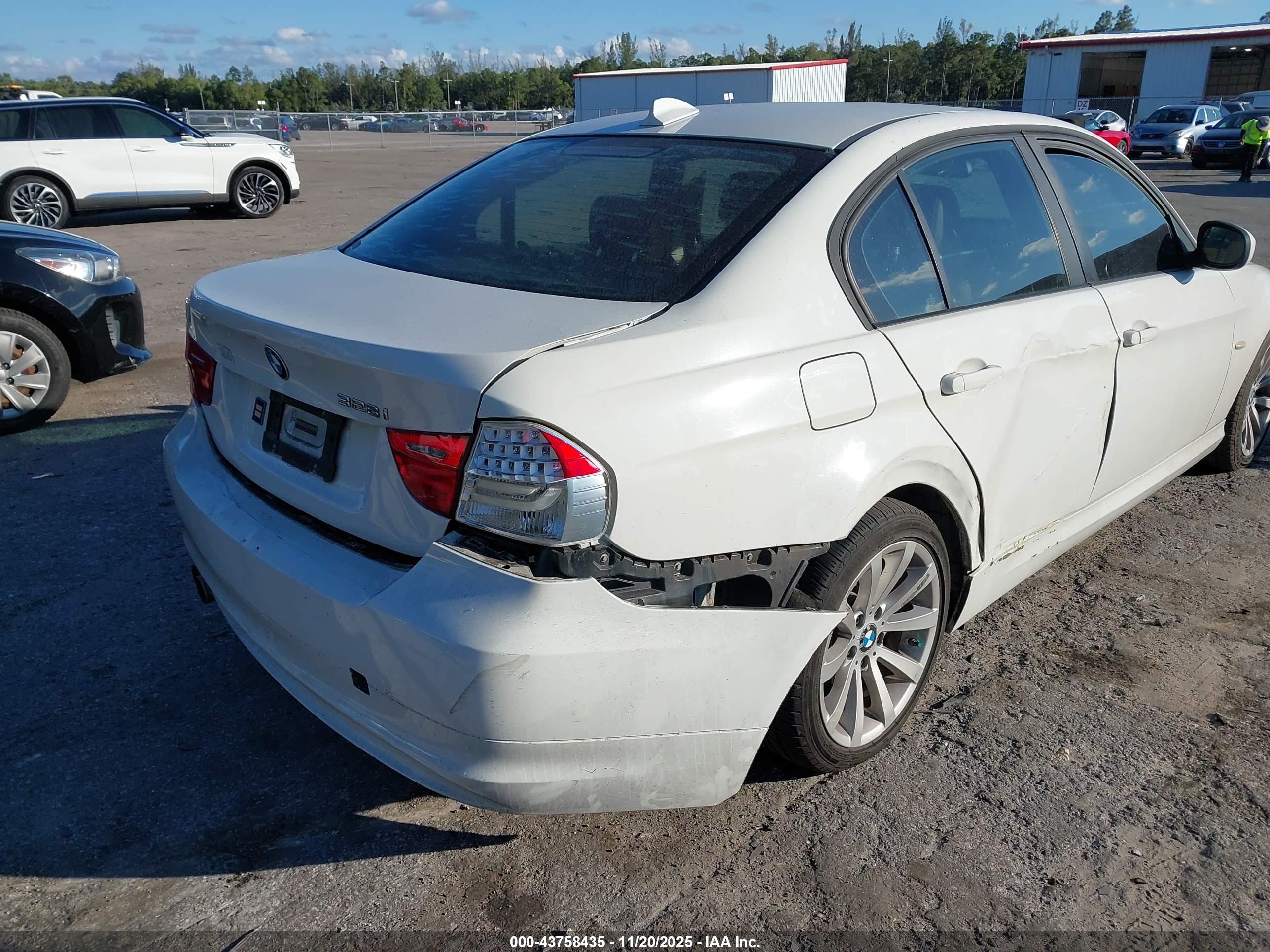 BMW 328I image 6