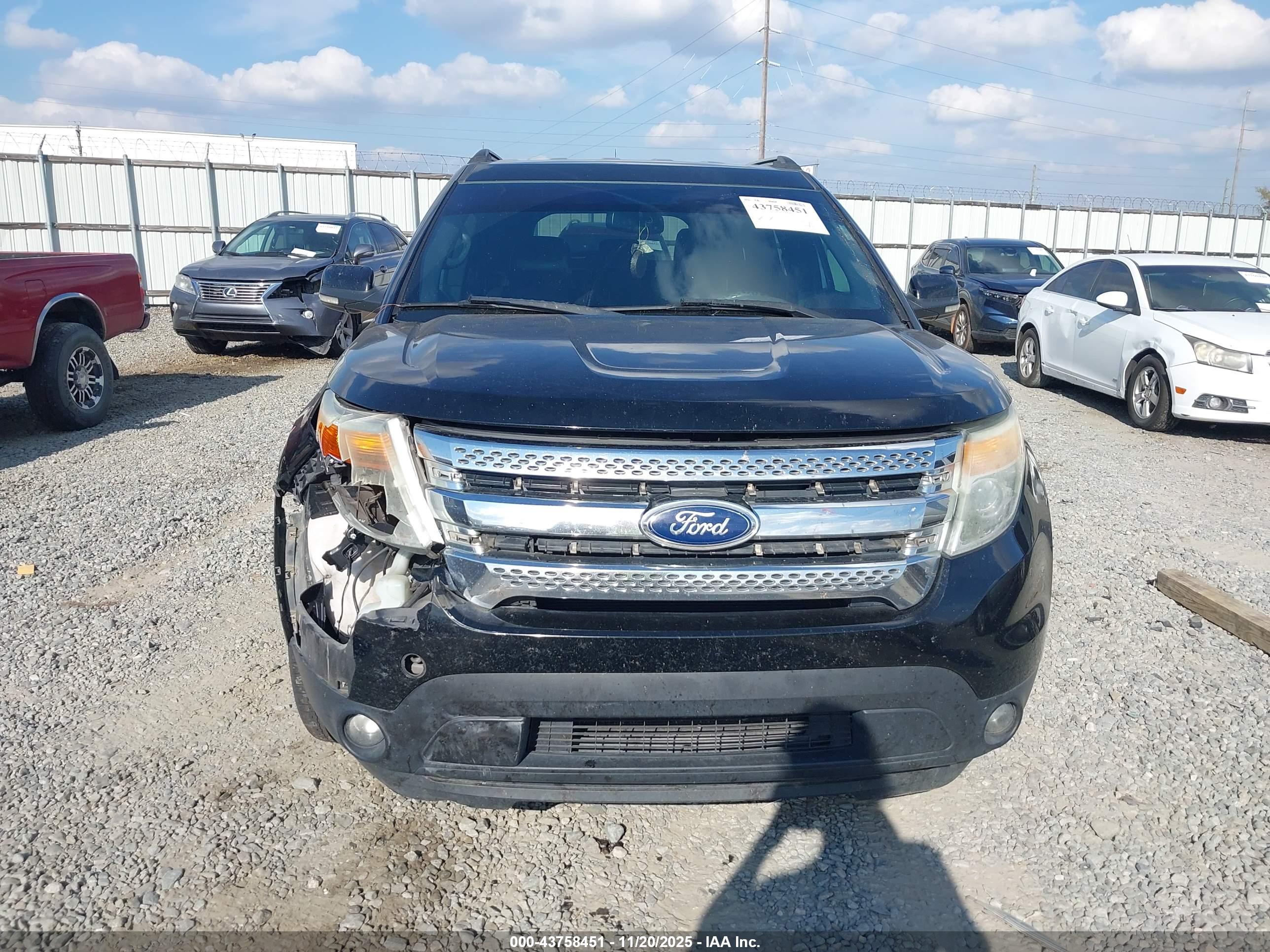 FORD EXPLORER image 6