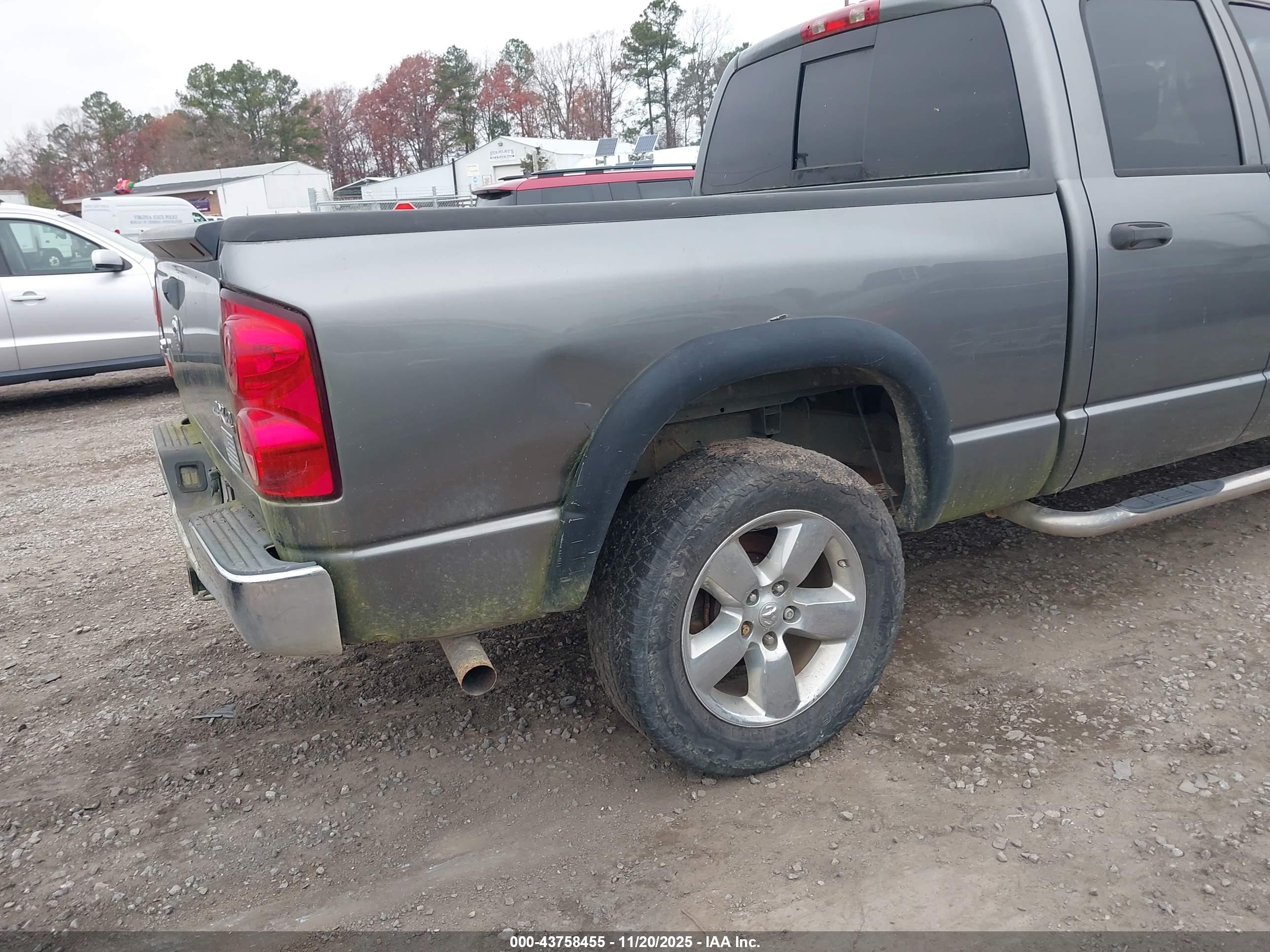 DODGE RAM image 6