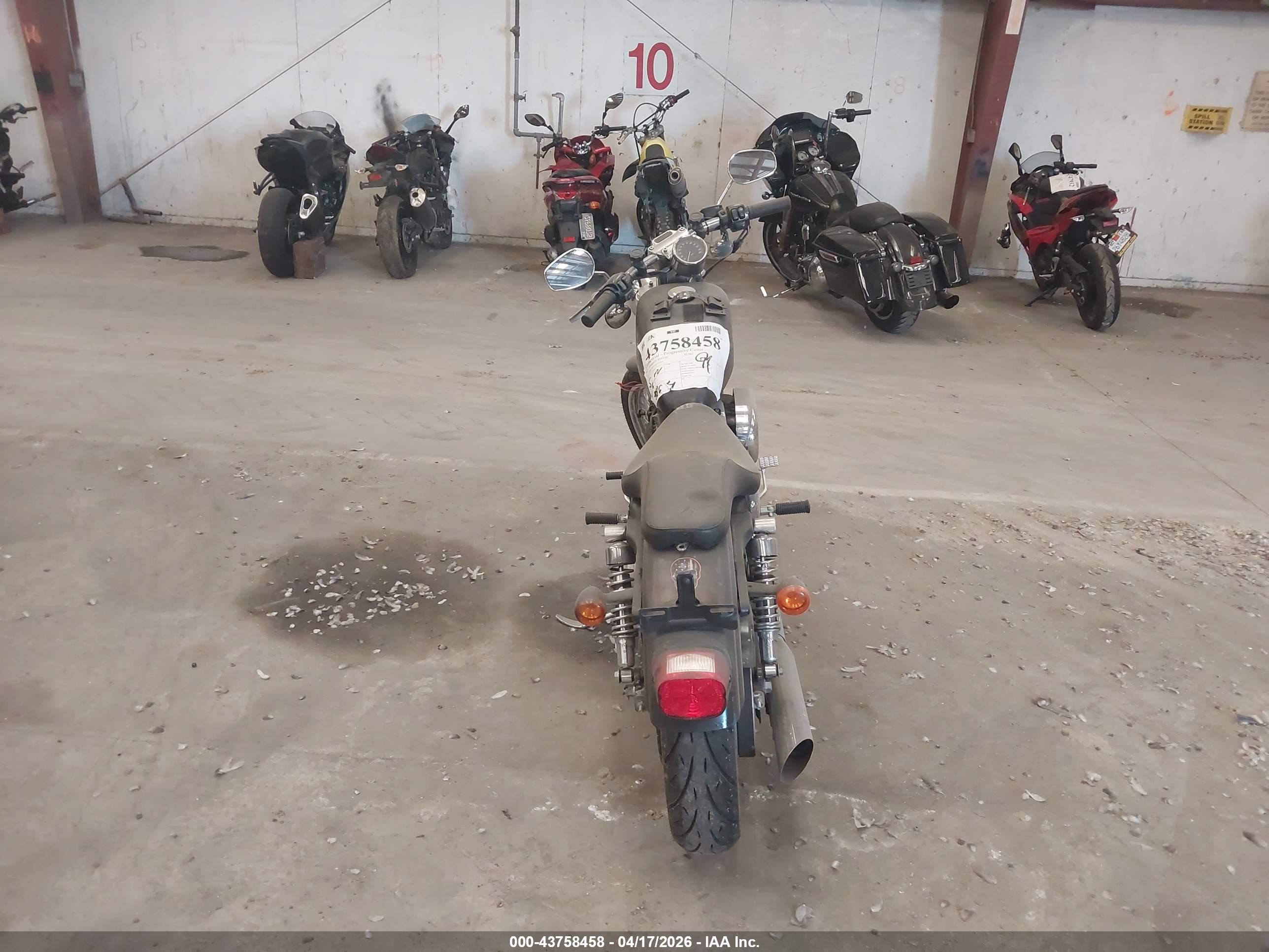 HARLEY-DAVIDSON XL883 image 6