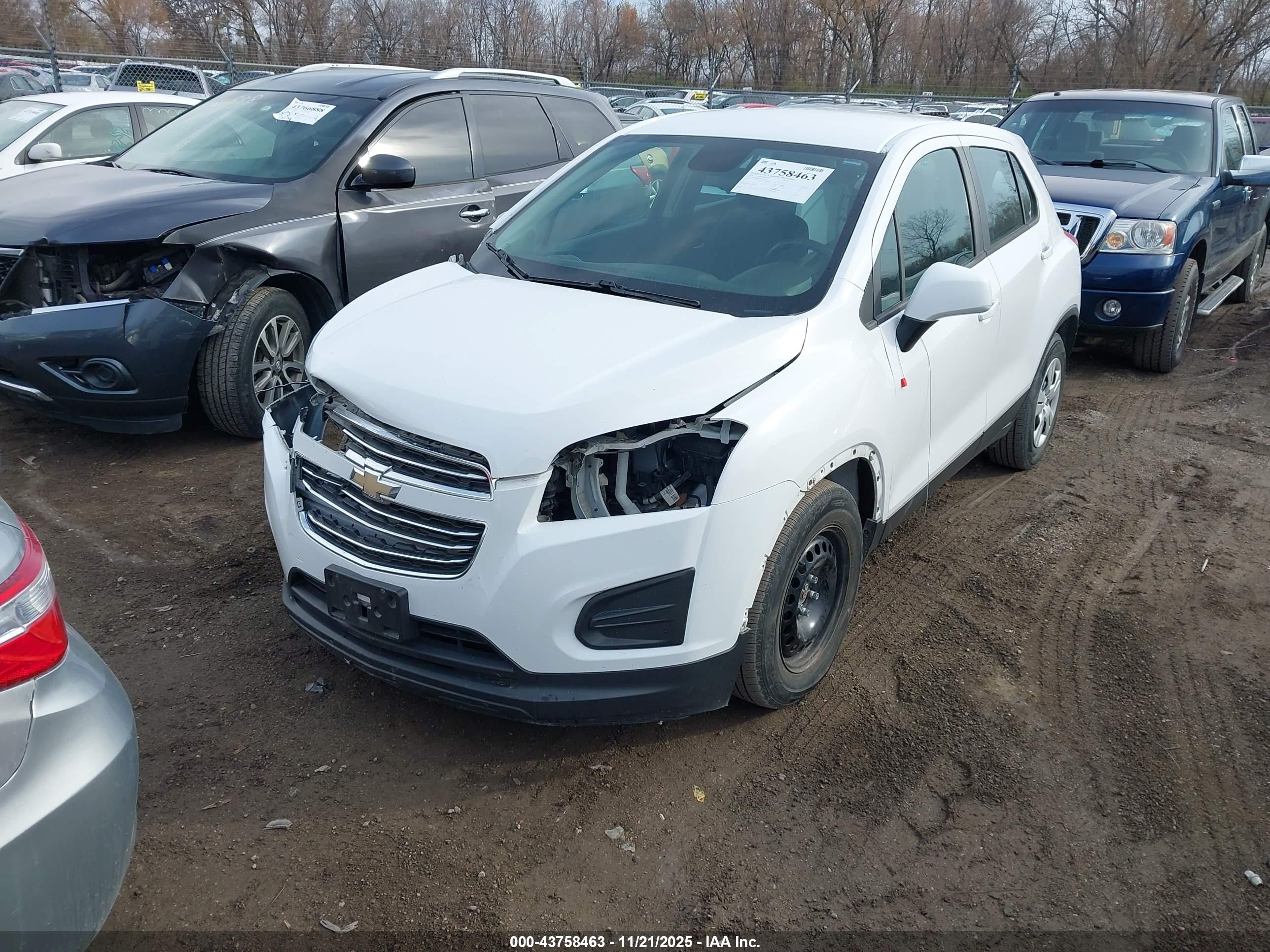 CHEVROLET TRAX image 2