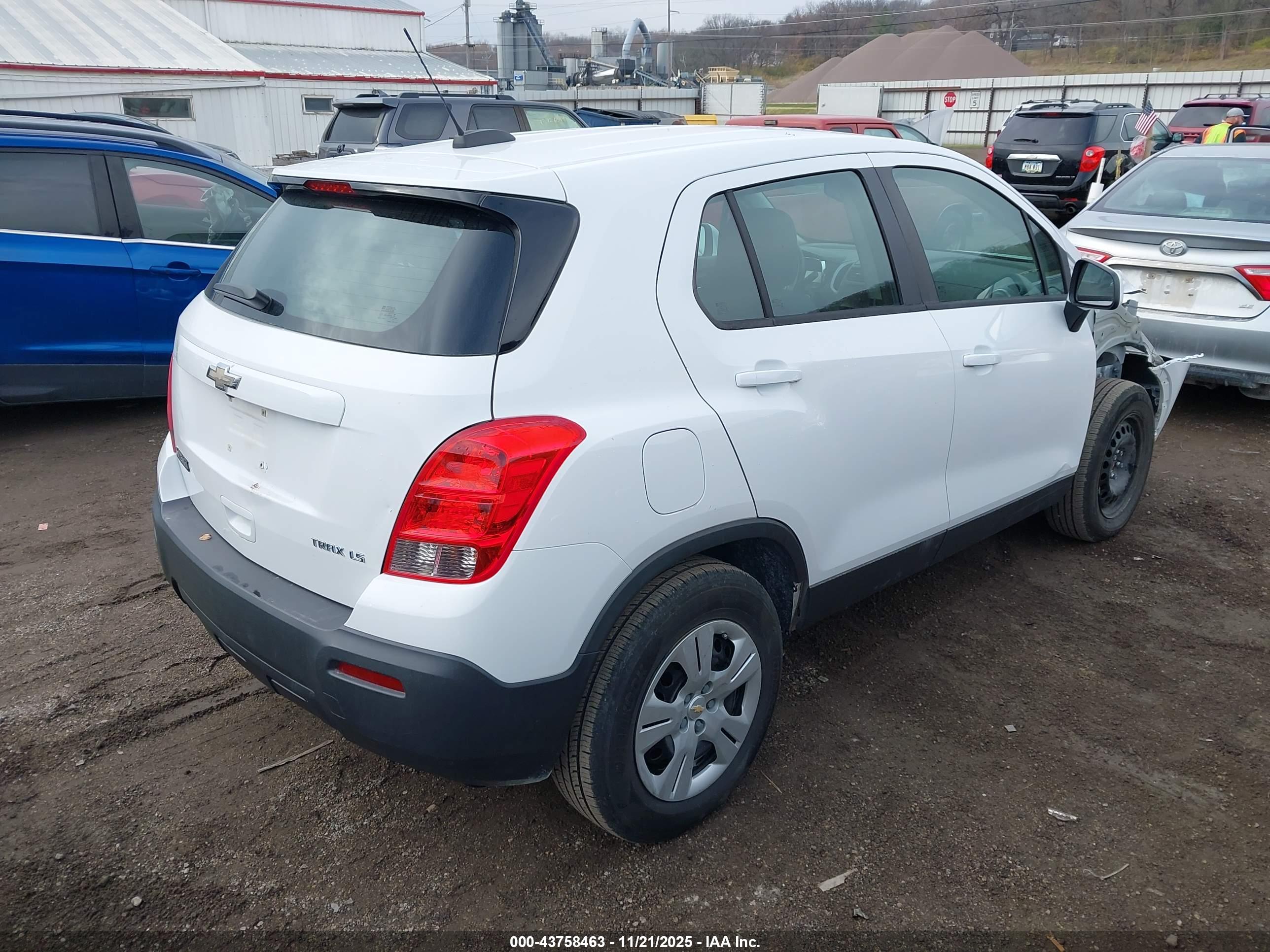 CHEVROLET TRAX image 4