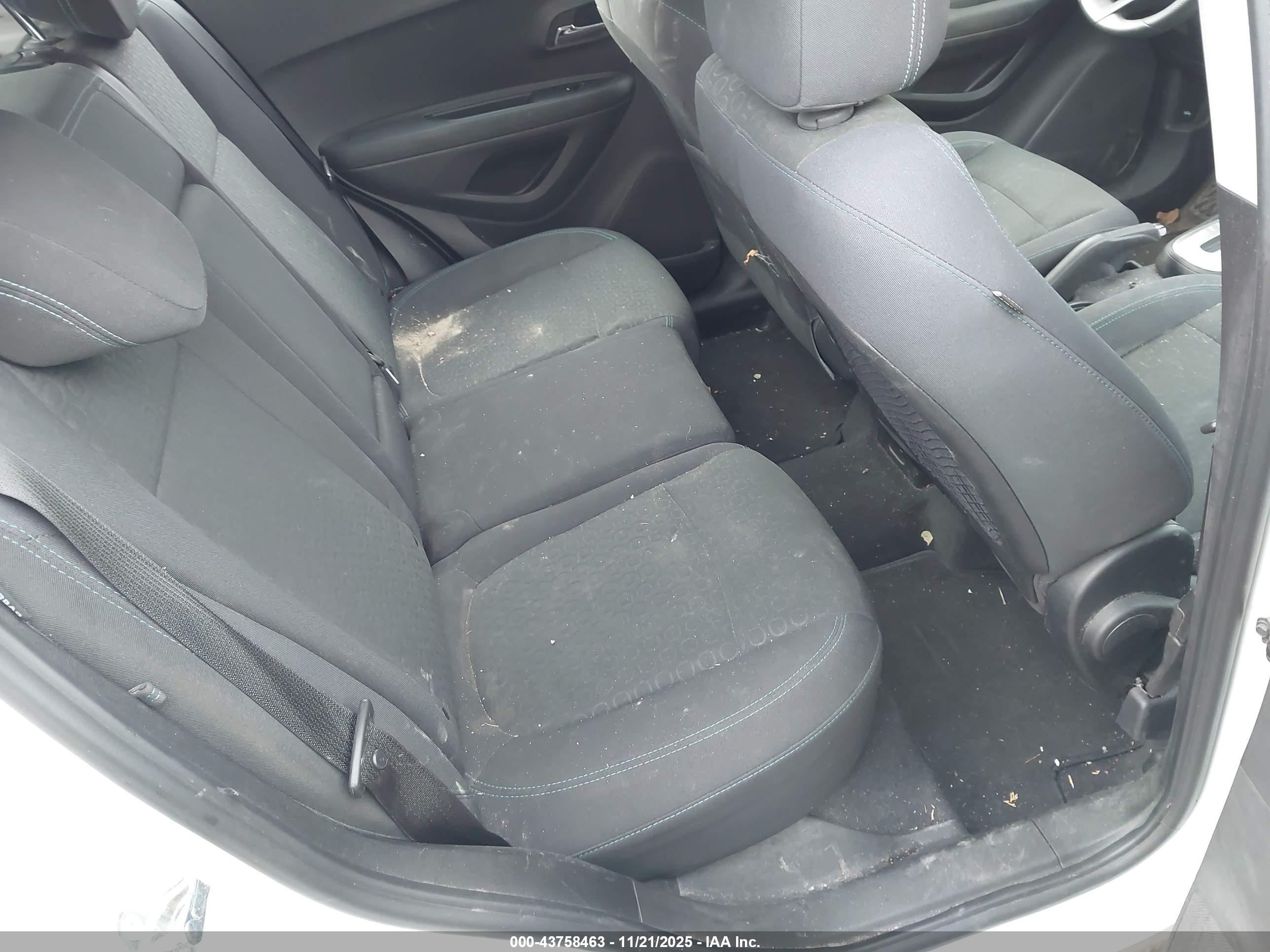 CHEVROLET TRAX image 8