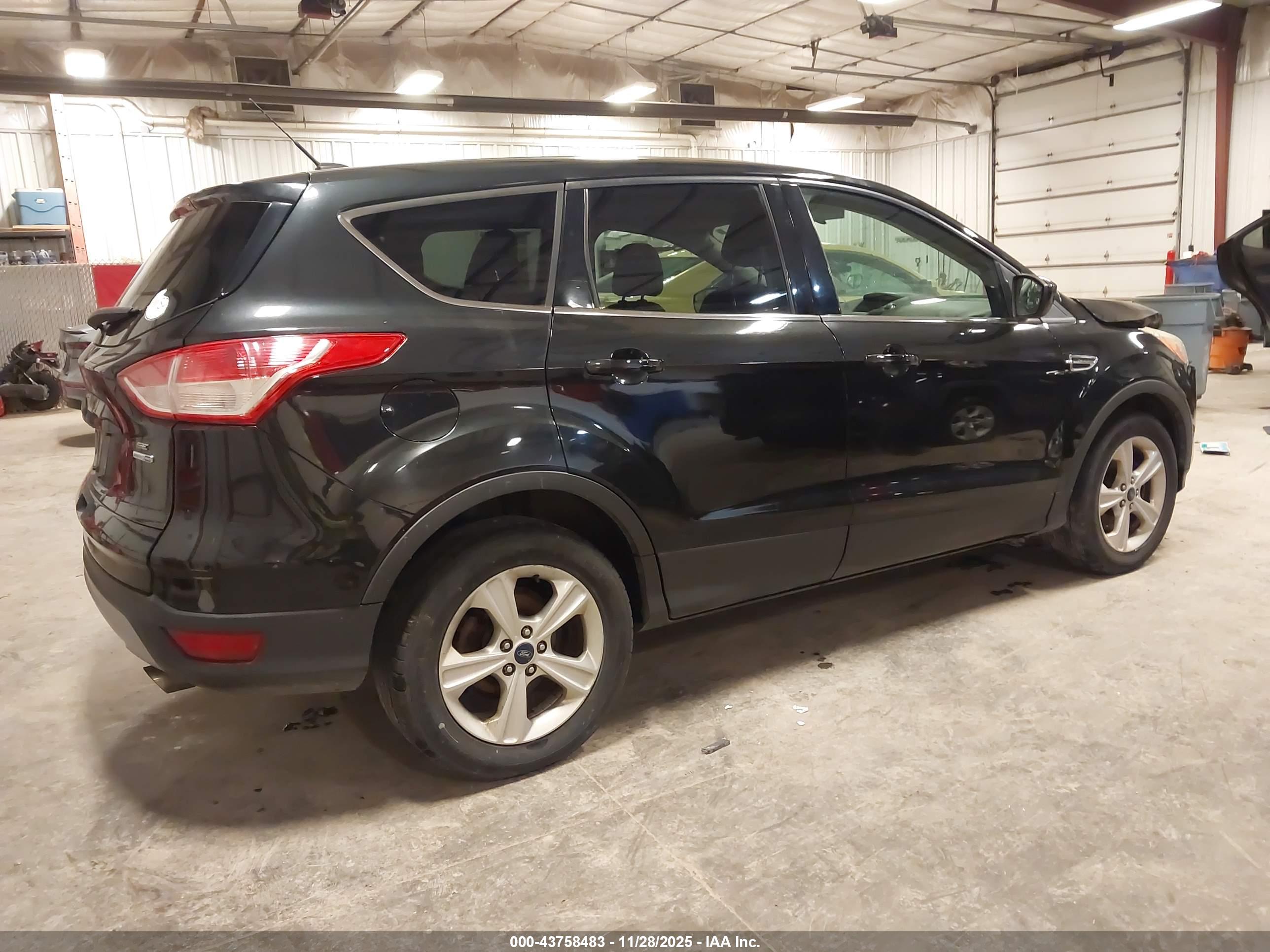 FORD ESCAPE image 4