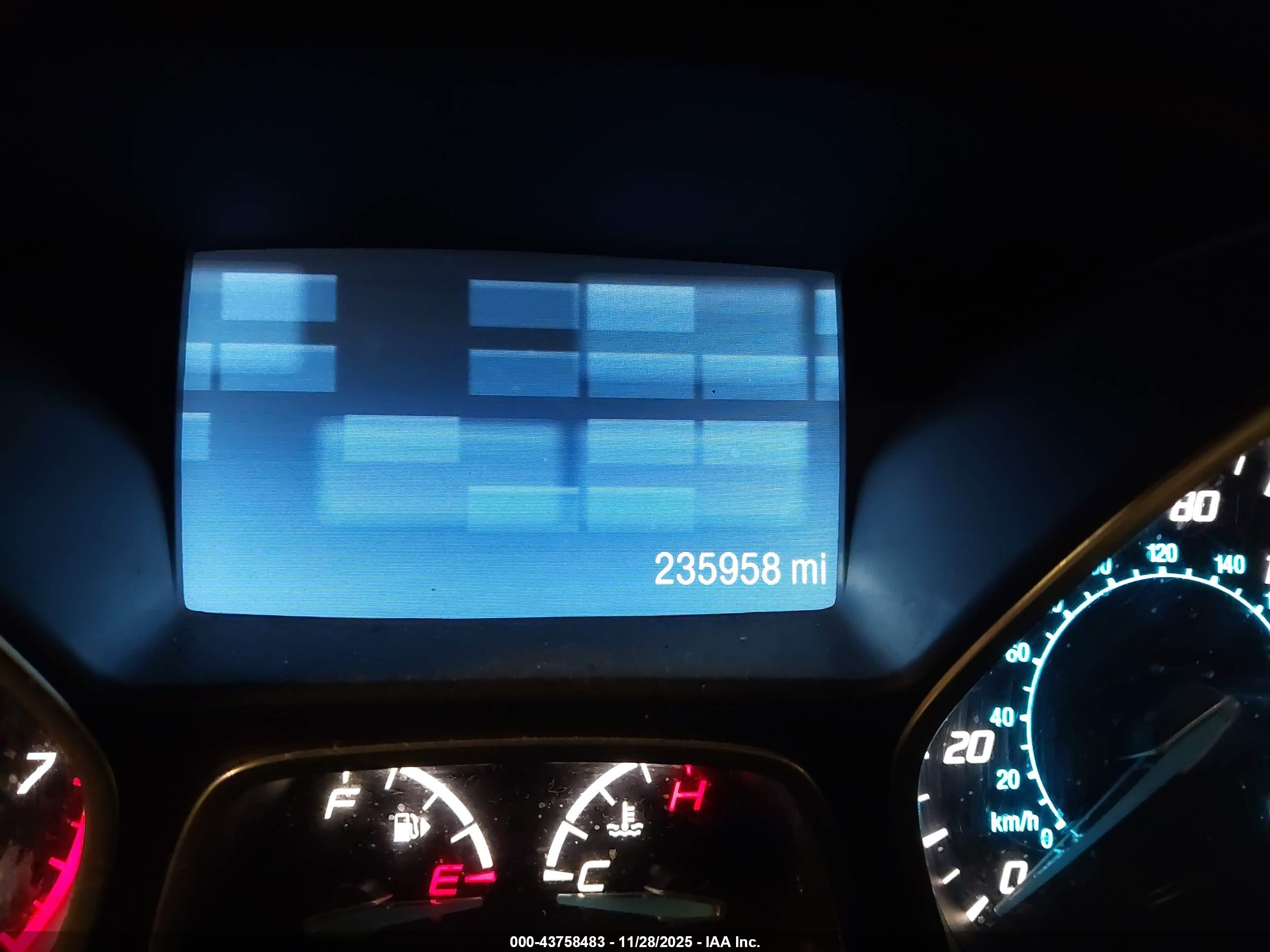 FORD ESCAPE image 7