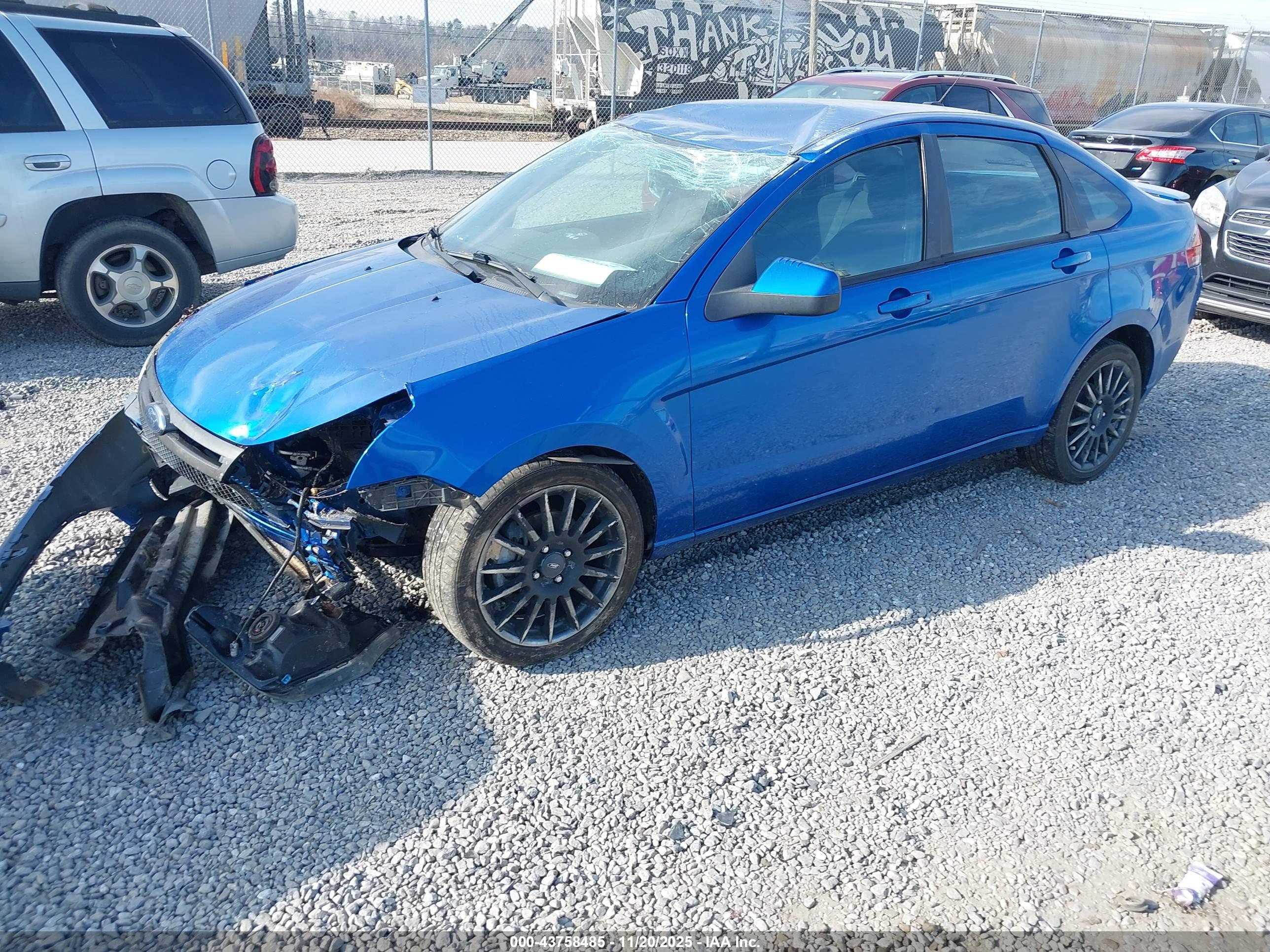 FORD FOCUS image 2